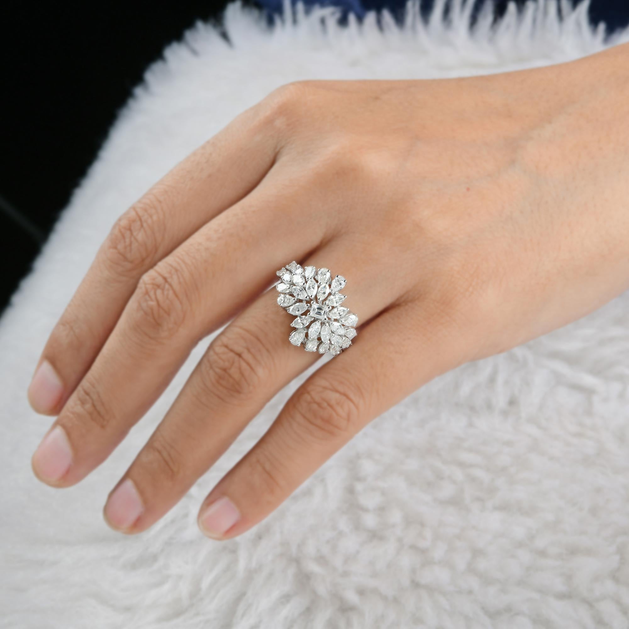 Im Angebot: 2,52 Karat SI/H Natürlicher Diamant Cluster Cocktail Ring 14 Karat Weißgold () 2