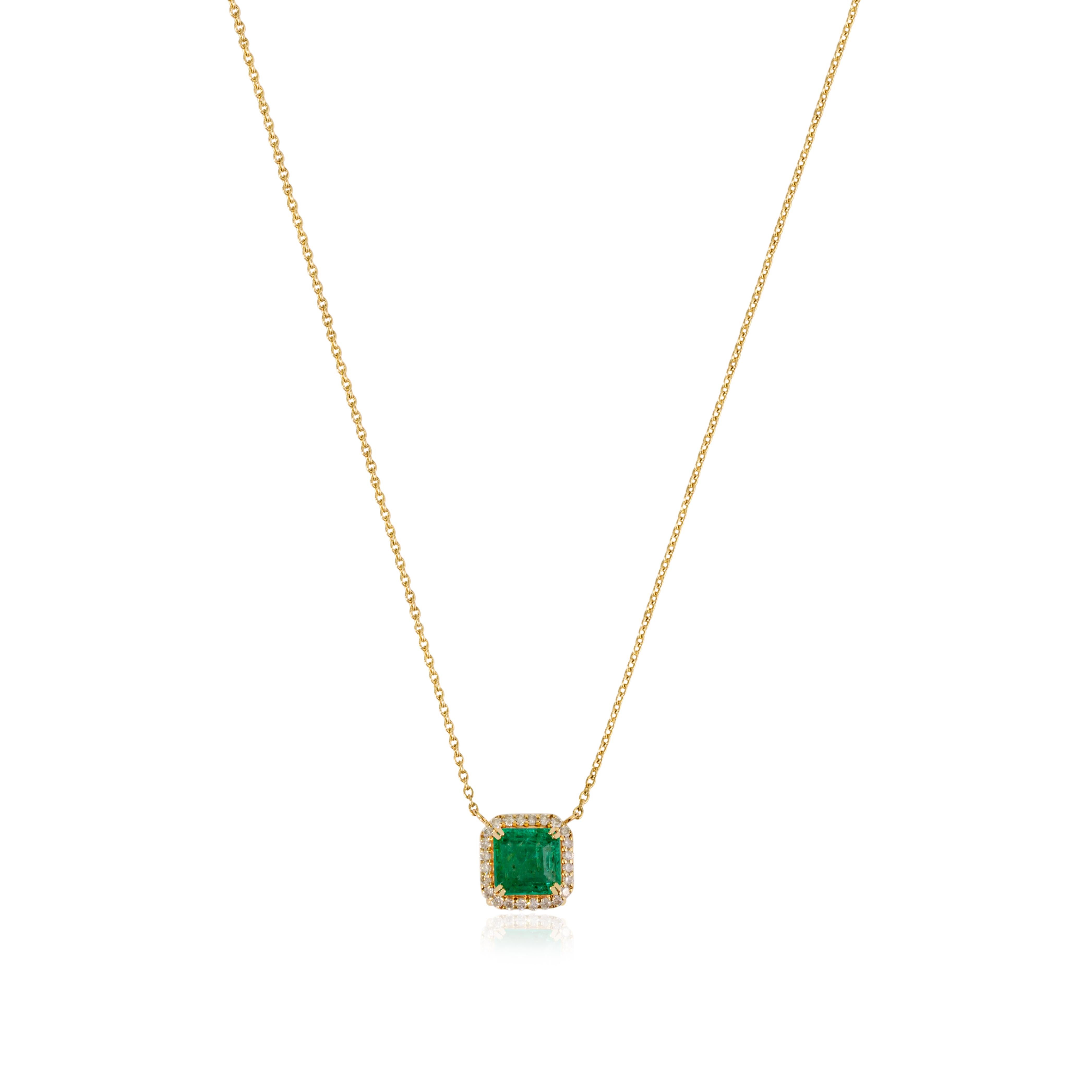 2.52 Carat Square-Cut Emerald Chain Necklace with Diamond Halo 14k Yellow Gold In New Condition For Sale In New York, NY