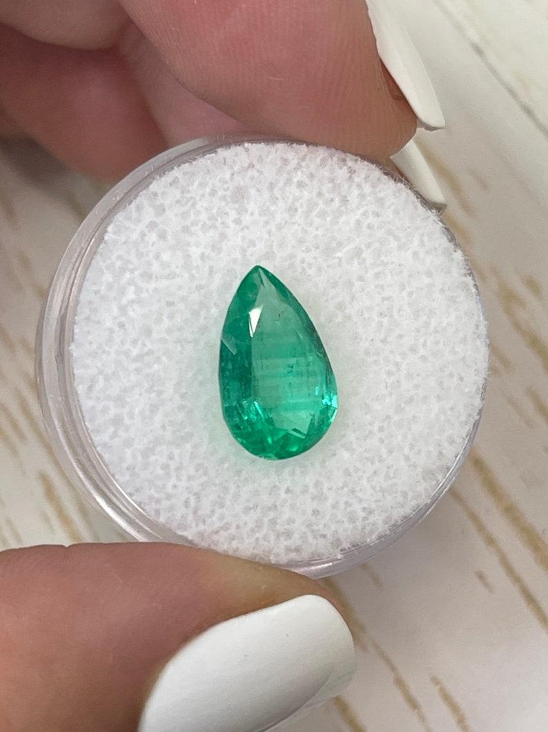 2,52 Karat Lebendig Grüner Kolumbianischer Smaragd - Birnenschliff Mai Geburtsstein Edelstein im Zustand „Neu“ im Angebot in Jupiter, FL