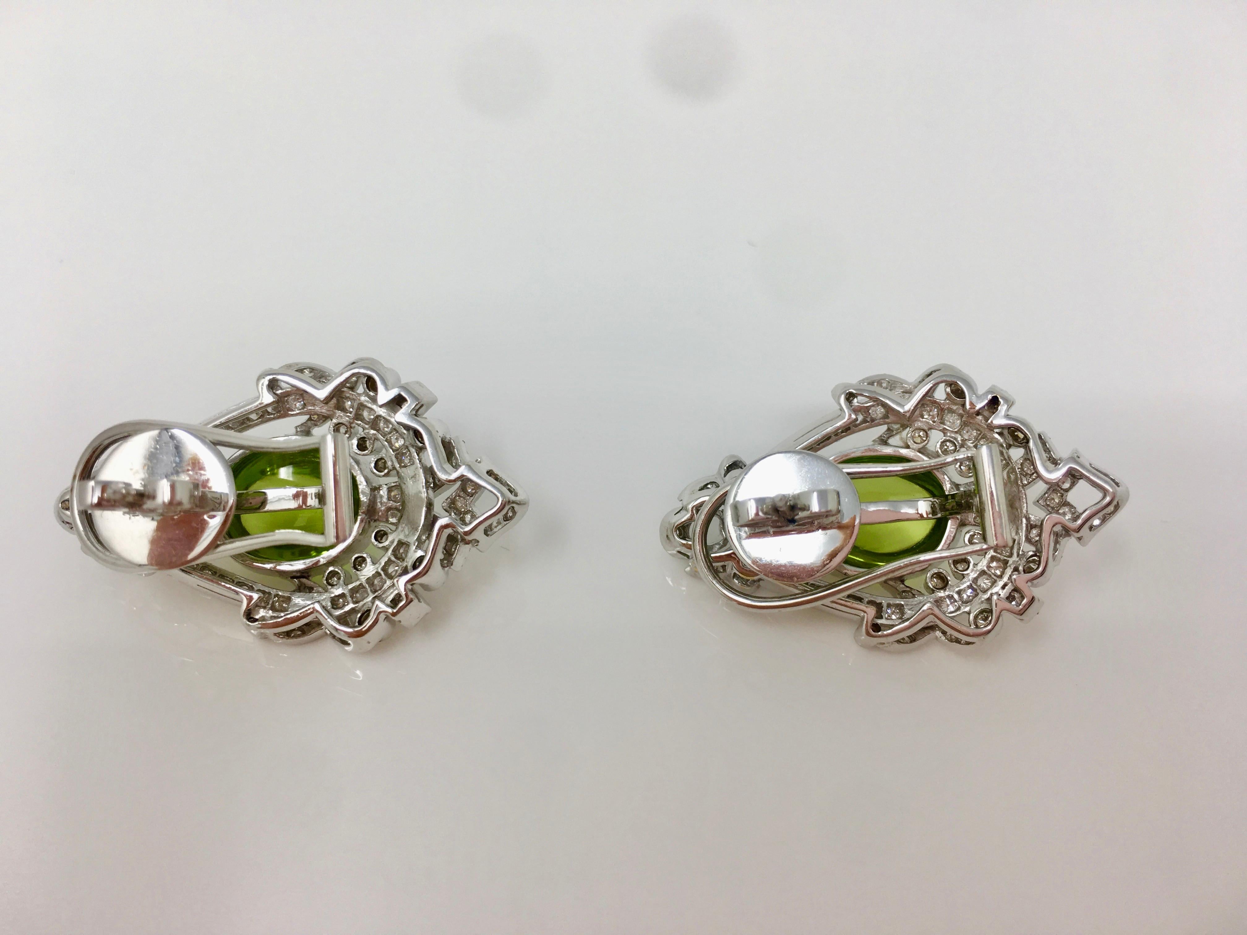 2,52 Karat weißer runder Brillant-Diamant und 17,34 Karat Peridot-Anhänger-Set. im Zustand „Neu“ im Angebot in New York, NY