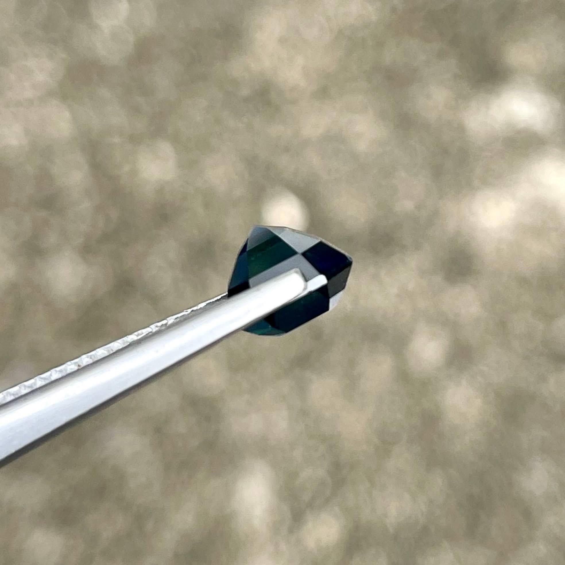 2.52 carats Loose Vivid Blue Sapphire Stone Emerald Cut Natural Sri Lankan Gem im Zustand „Neu“ in Bangkok, TH