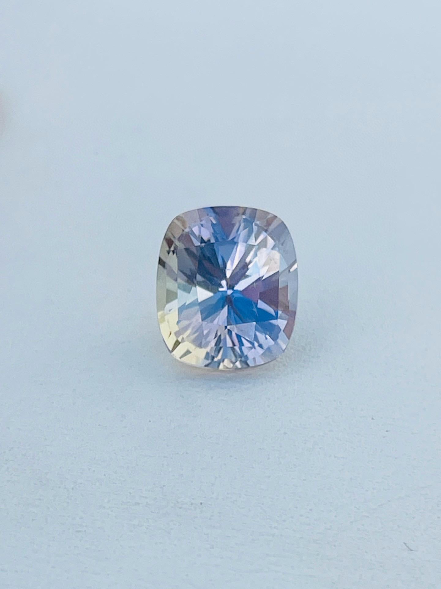 Natürlicher Zoisite (Tanzanit) Unerhitzter zweifarbiger Precision-Schliff 4,37 Karat (Kissenschliff) im Angebot