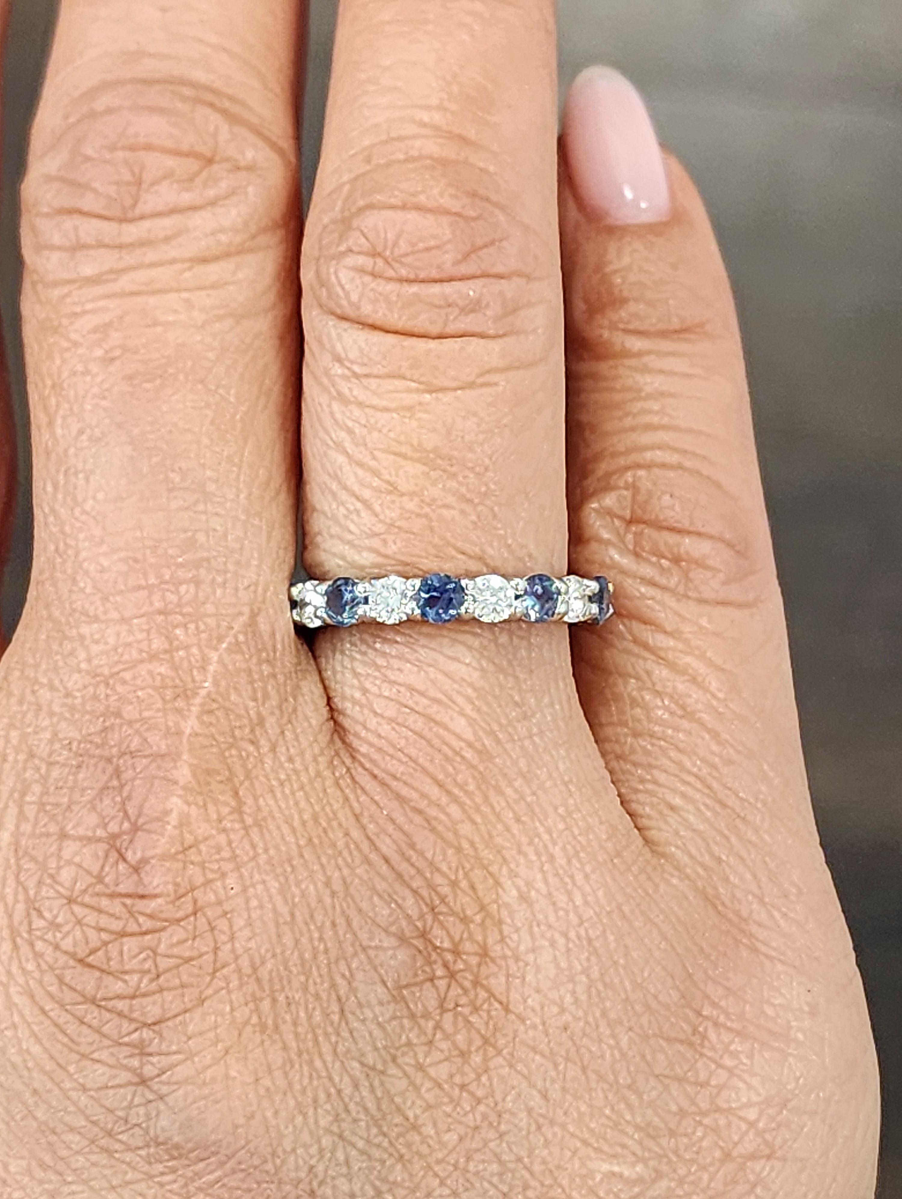 2,52 ct Natürliche Alexandrit & Diamant Eternity Band in Platin (Moderne) im Angebot