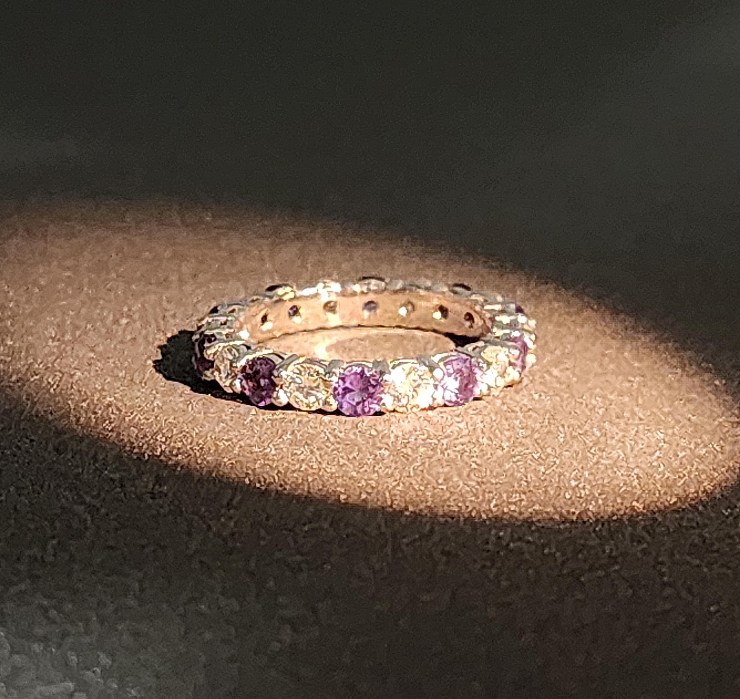 2,52 ct Natürliche Alexandrit & Diamant Eternity Band in Platin (Rundschliff) im Angebot