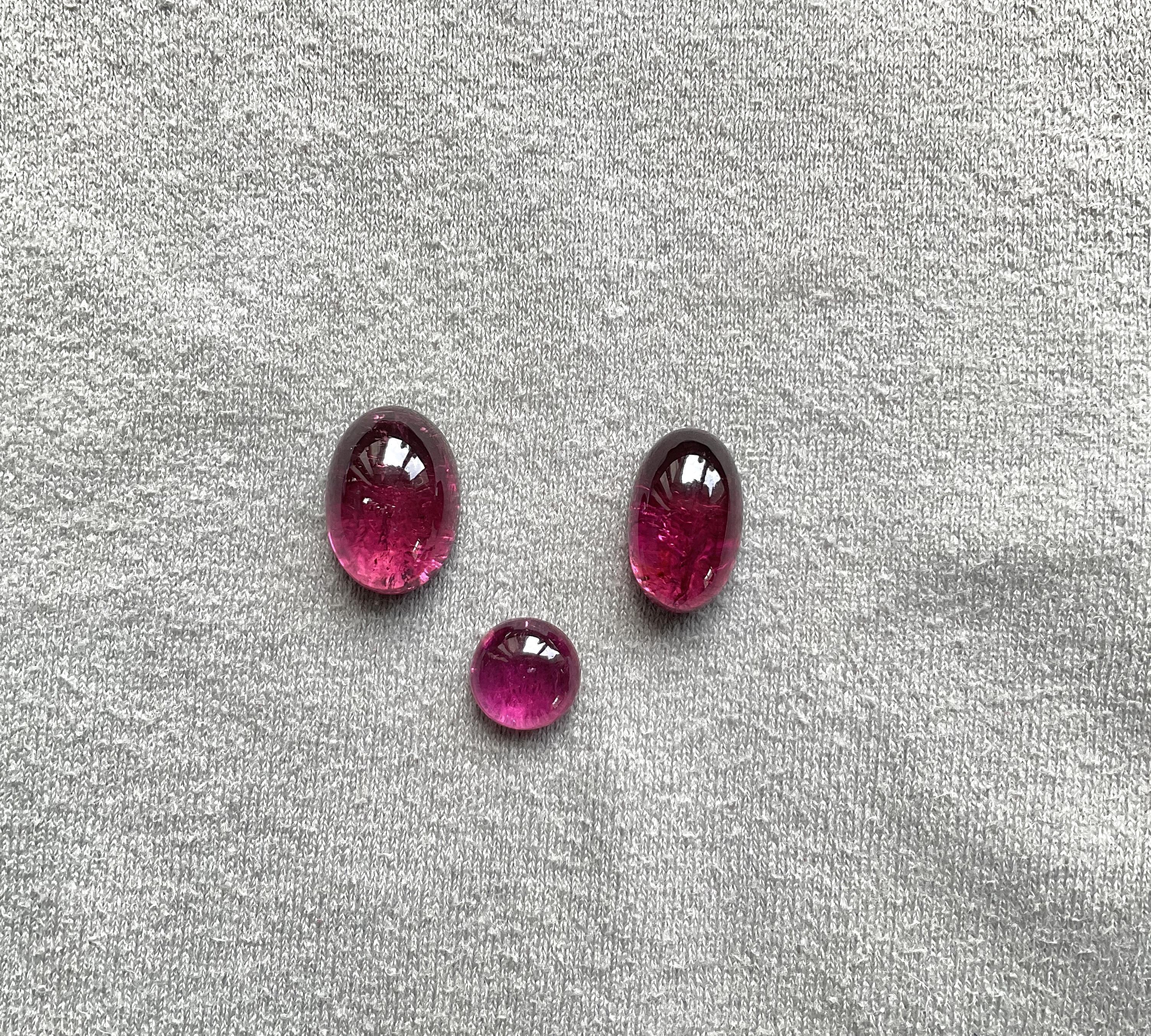 Gemstone - Rubellite Tourmaline
Weight -  25.21  Ct
Size - 9.5 To 16x11 MM
Piece - 3
Shape - Cabochon & Round
