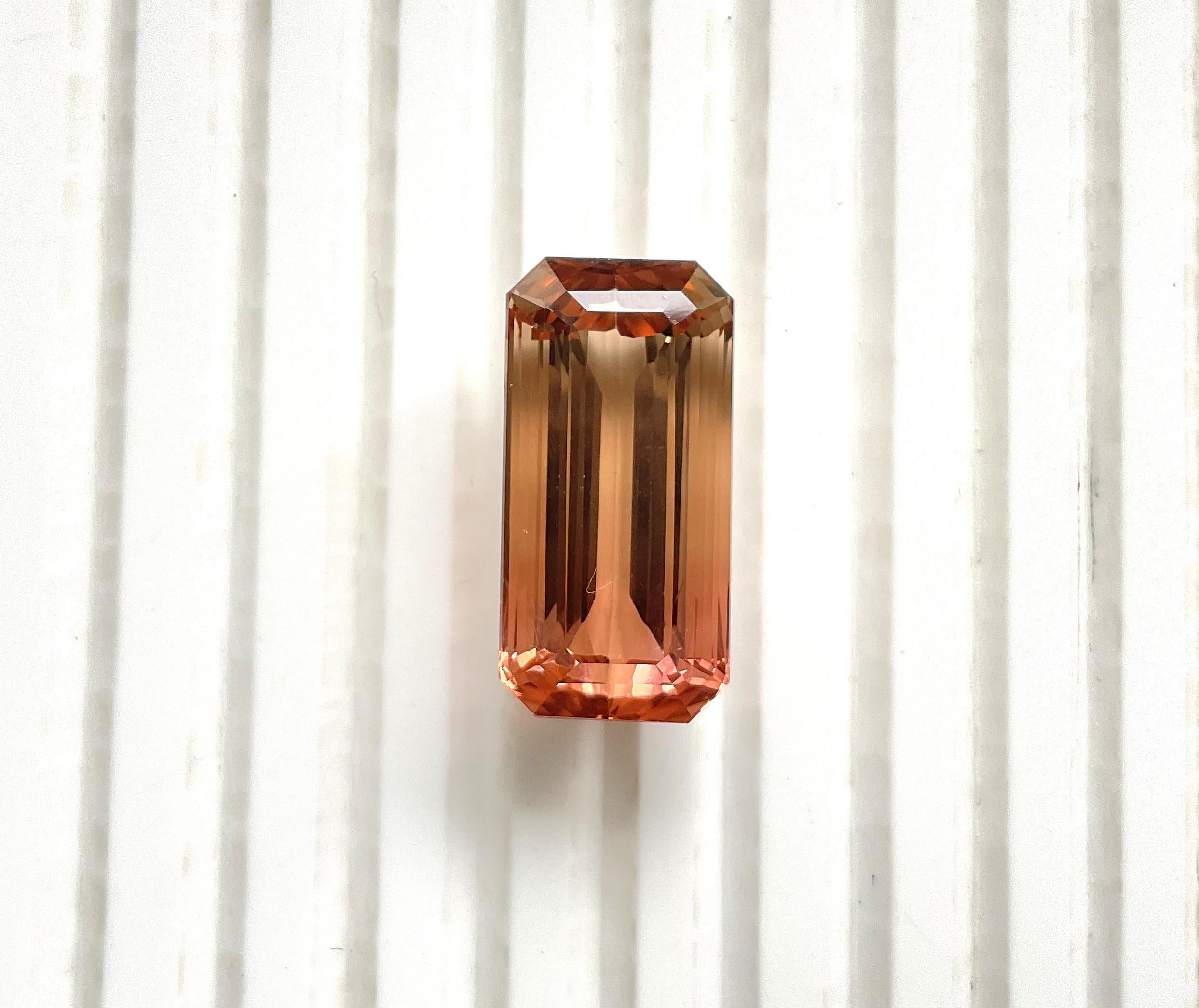 Femenino o masculino 25.22 Quilates Turmalina de melocotón Octágono Facetado Piedra tallada de primera calidad Gema natural en venta