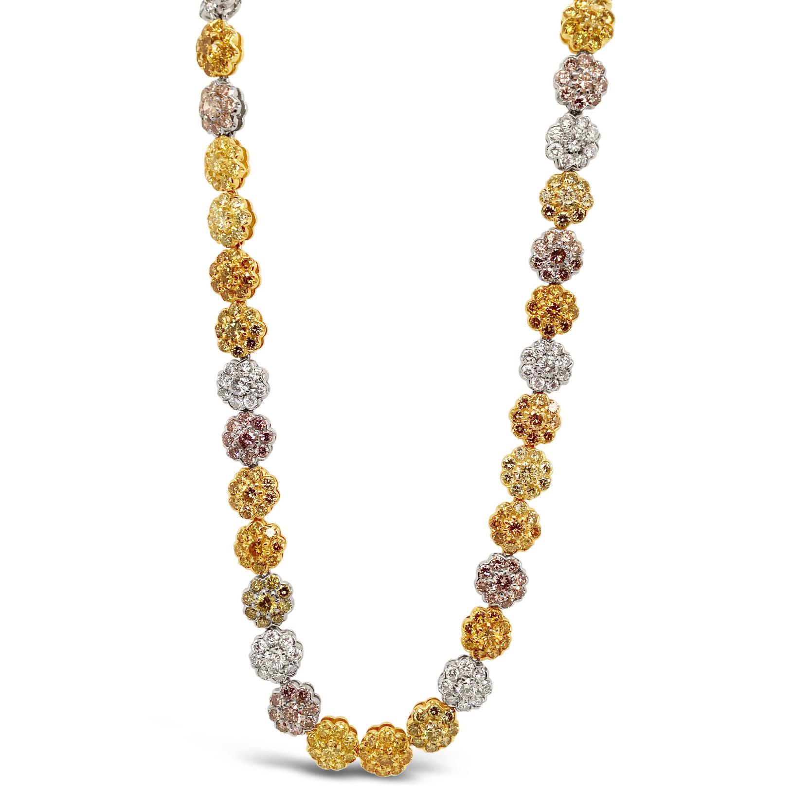 Magnifique collier de diamants de couleur naturelle de 25,24 carats (poids total) en platine et or 18 carats.  Le collier mesure 16
