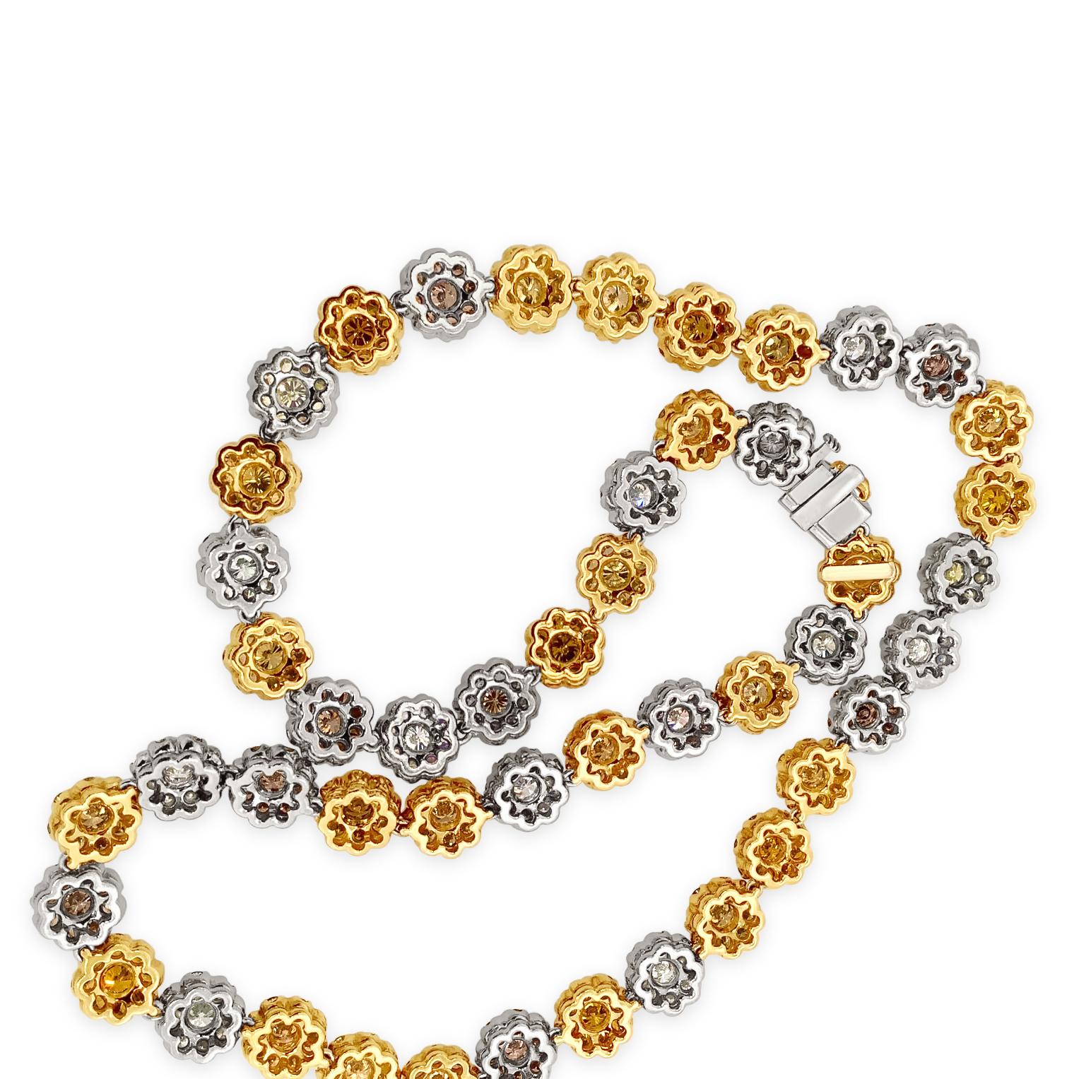 Collier en platine et or 18 carats avec diamants de couleur naturelle de 25,24 carats de poids total Excellent état - En vente à Palm Beach, FL