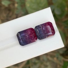 Gema natural suelta de 25,25 quilates de turmalina bicolor pareja talla cojín