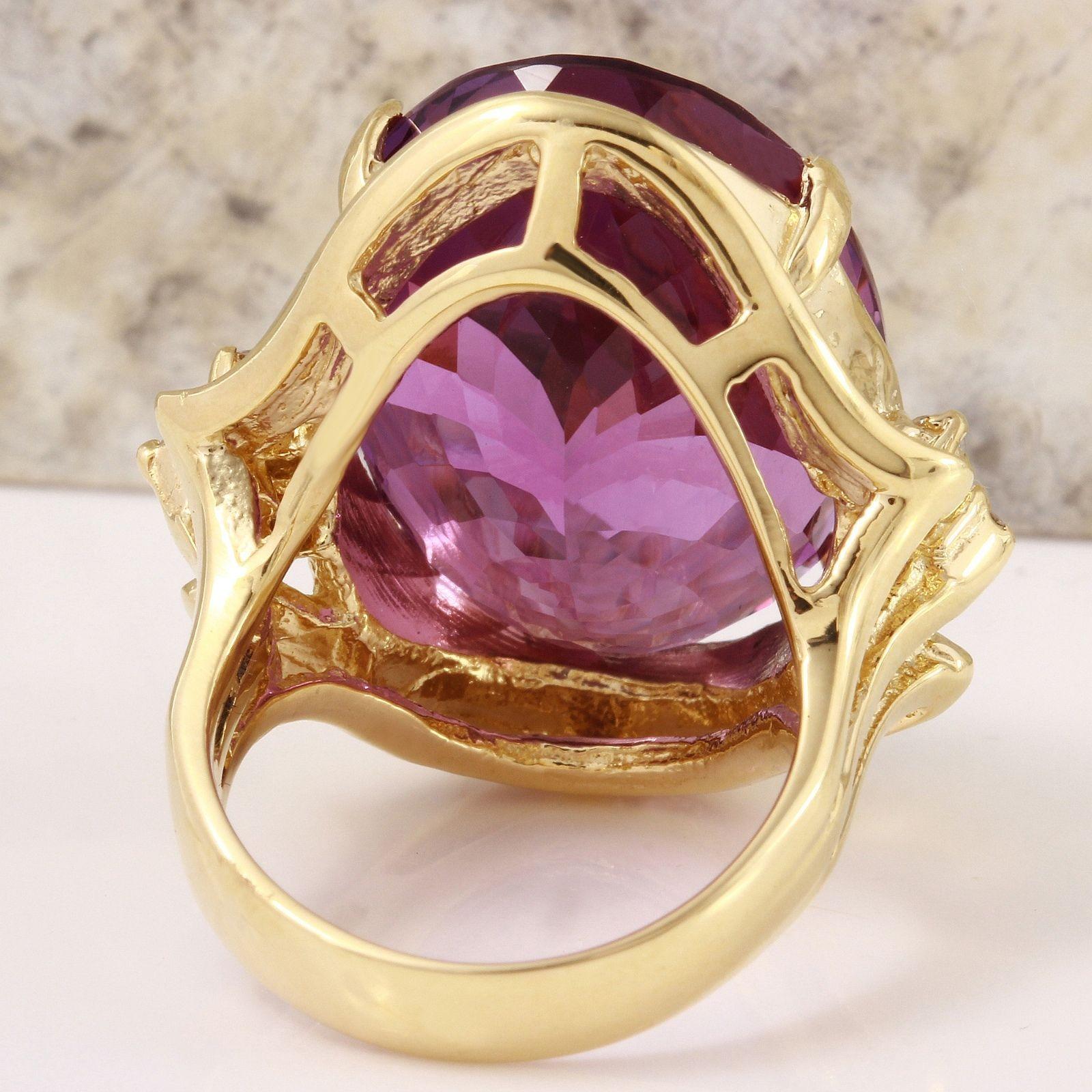 Women's 25.25 Carat Natural Amethyst and Diamond 14 Karat Solid Yellow Gold Ring For Sale