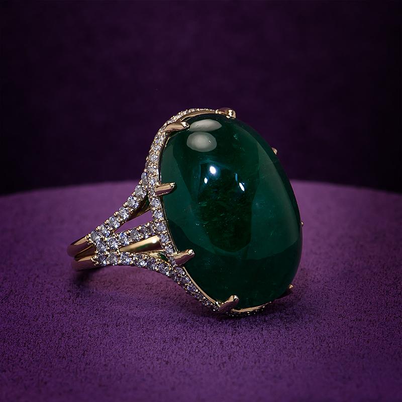 Women's 25.25cts Cabochon Oval Emerald Ring For Sale