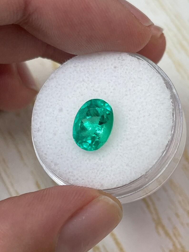 2,52 ct 10x7 Smeraldo colombiano sfuso verde intenso - Pietra di nascita di maggio dal taglio ovale In condizioni Nuovo in vendita a Jupiter, FL