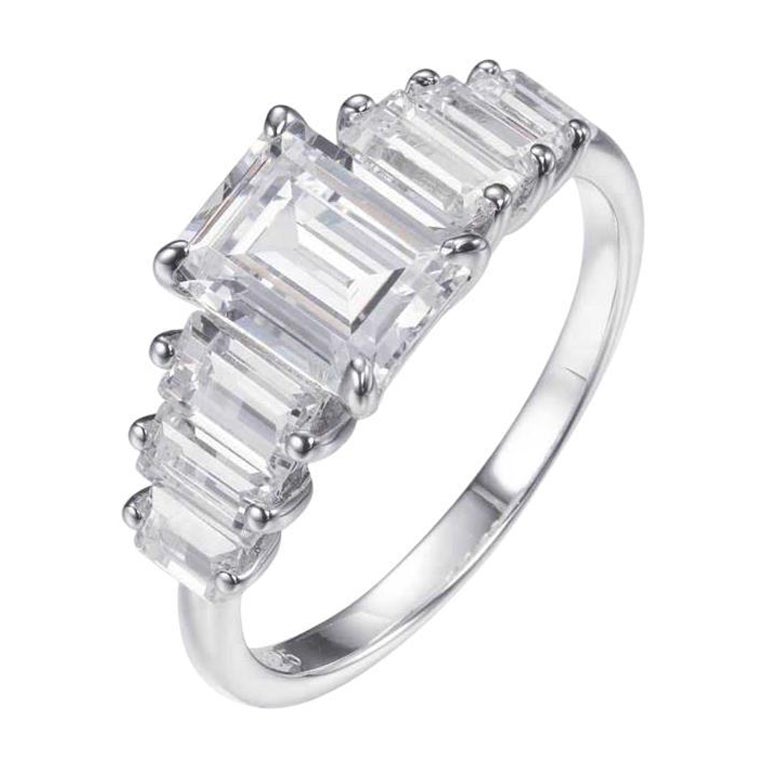 Bague de fiançailles avec diamant zirconia taille baguette conique et émeraude 2,53 carats