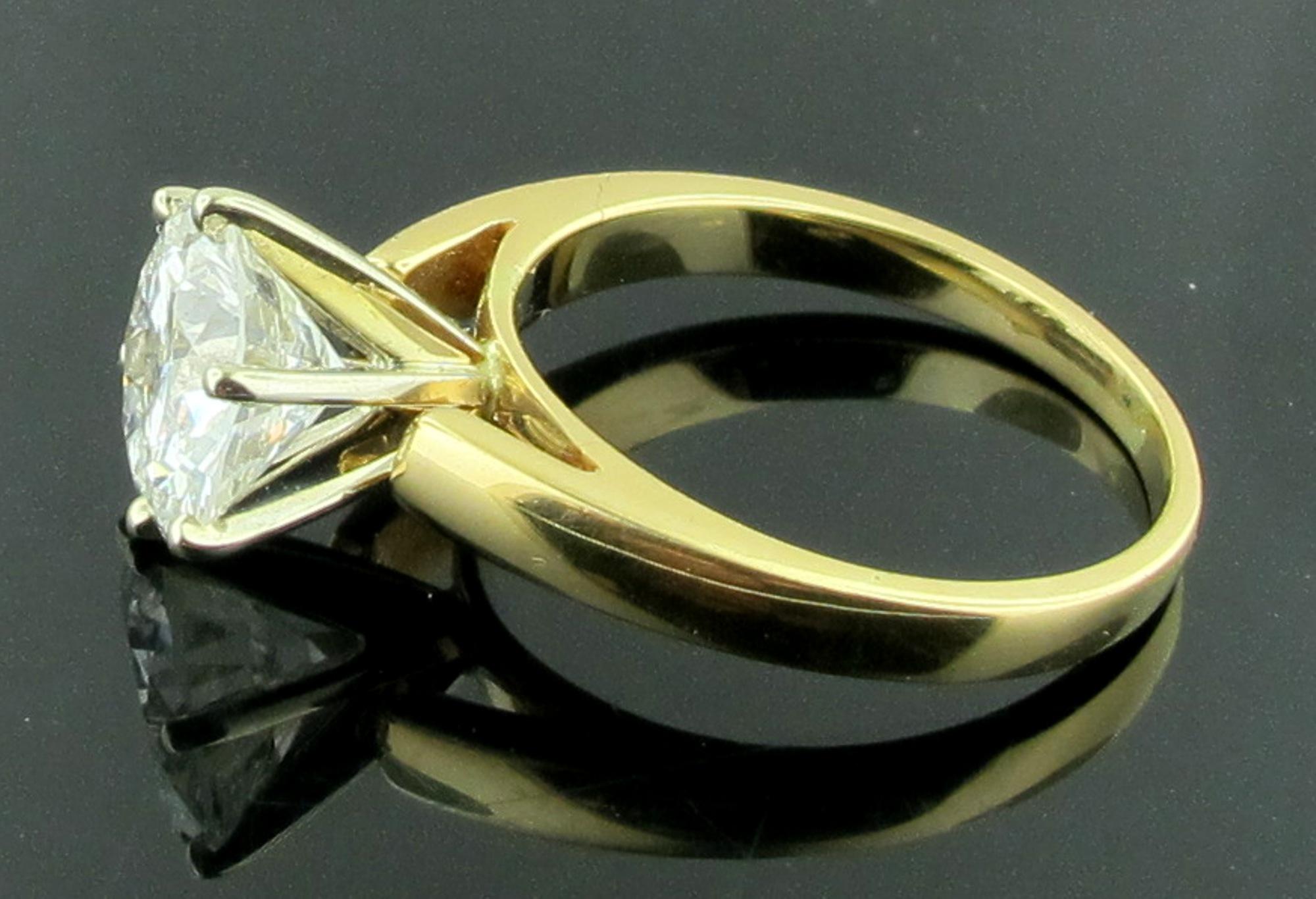 Round Cut 2.53 Carat Round Brilliant Cut Solitaire Diamond Ring in 14 Karat Yellow Gold