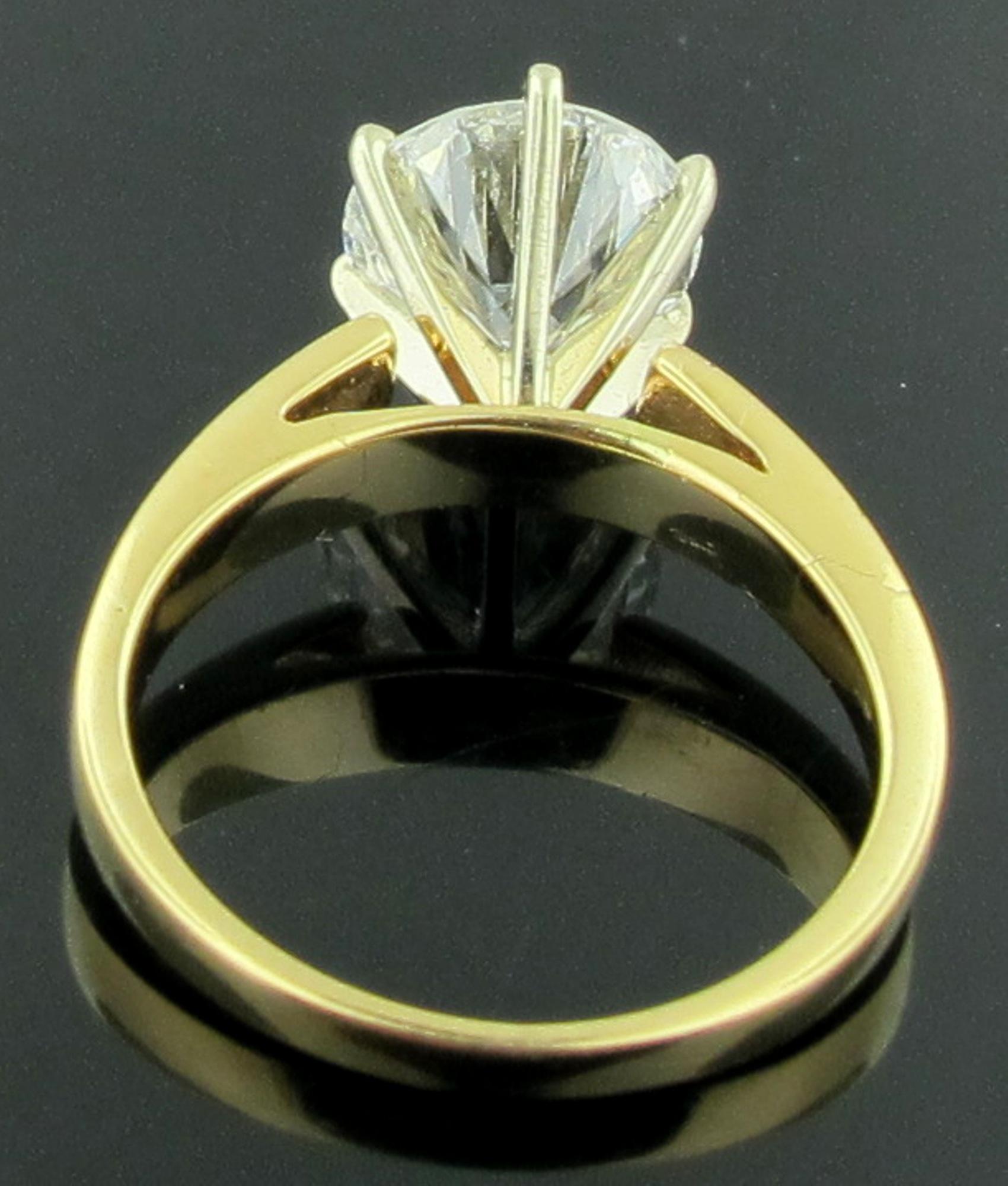 2.53 Carat Round Brilliant Cut Solitaire Diamond Ring in 14 Karat Yellow Gold In Excellent Condition In Palm Desert, CA