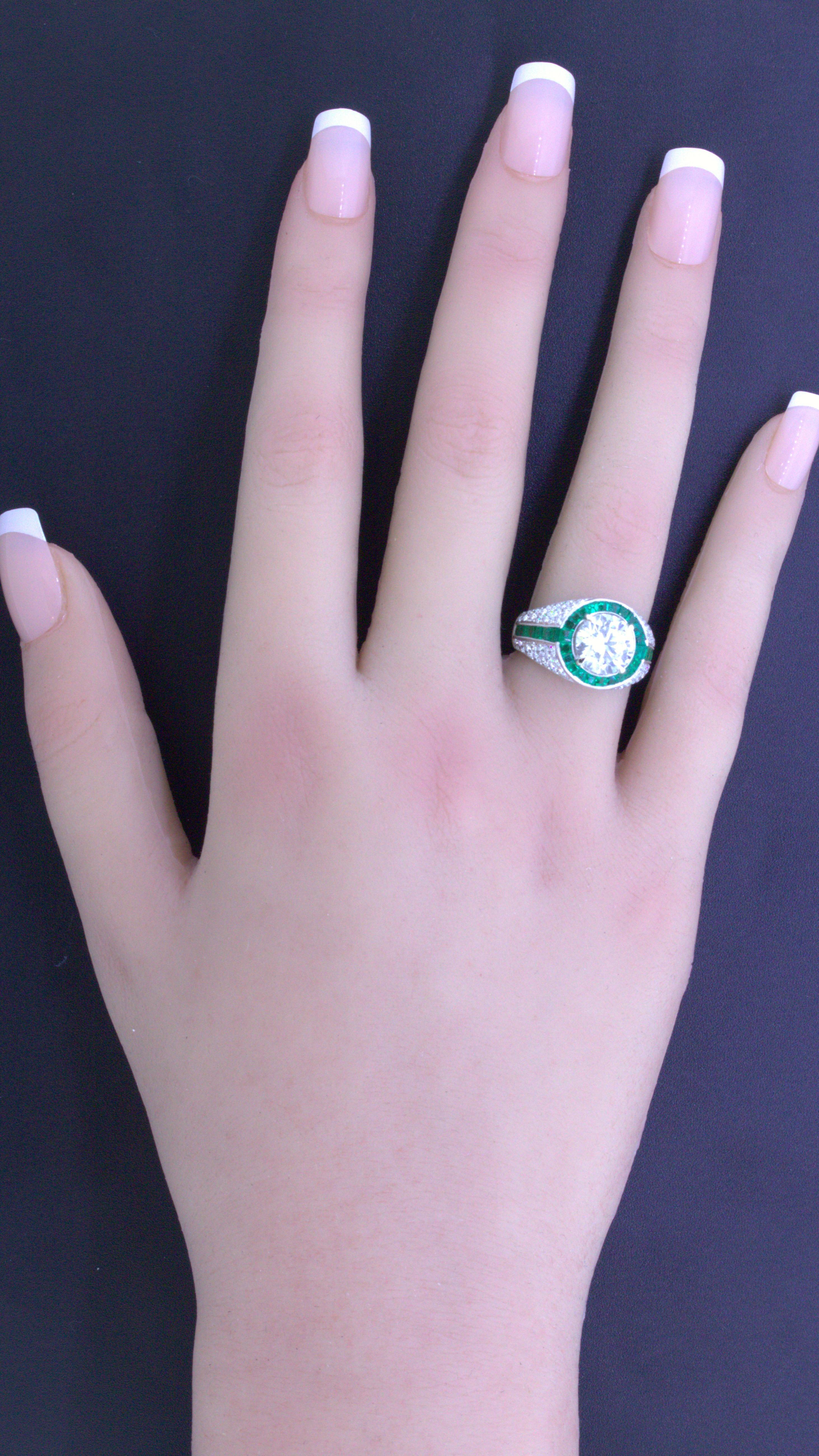Women's 2.53 Carat Round-Diamond Emerald 18k White Gold Engagement Ring