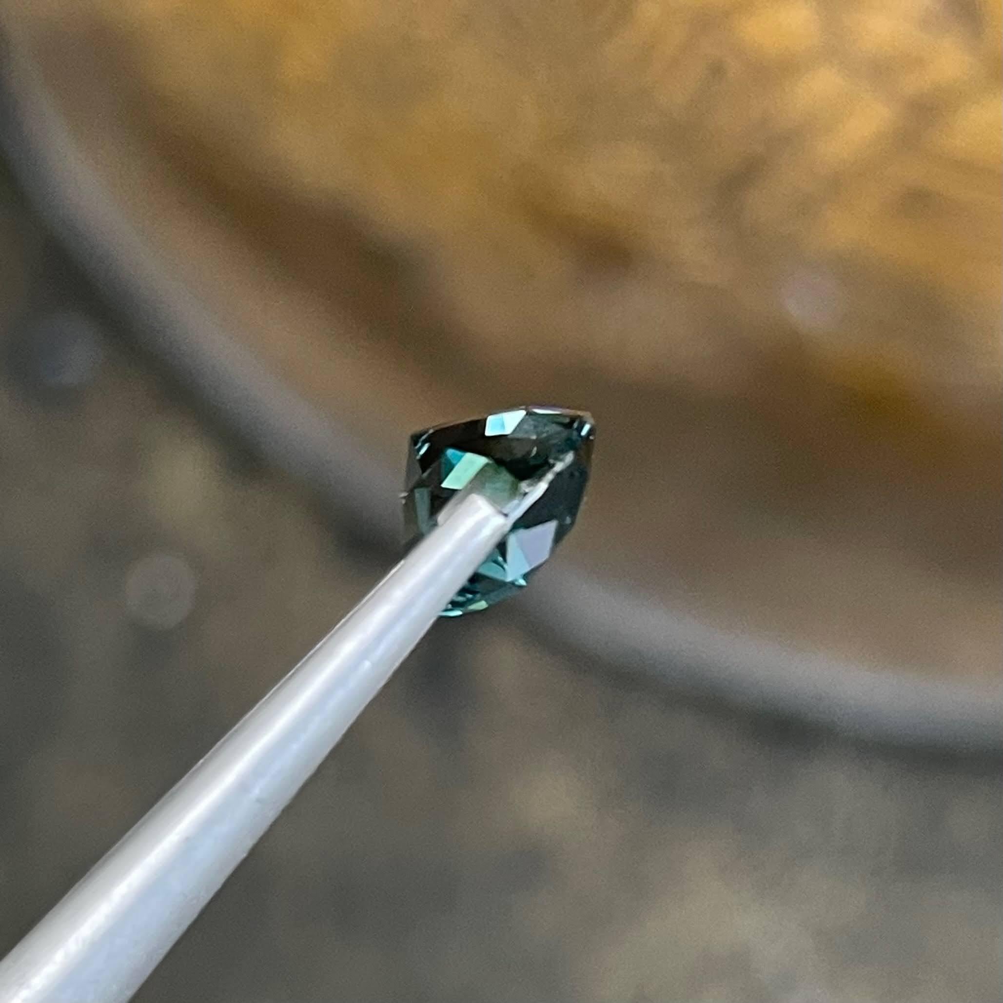 Women's or Men's 2.53 carats Teal Blue Spinel Stone Oval Cut Natural Sri Lankan Gemstone For Sale