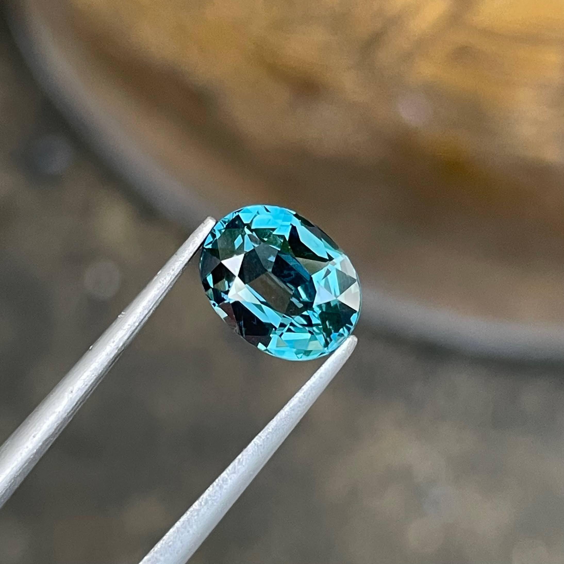 2.53 carats Teal Blue Spinel Stone Oval Cut Natural Sri Lankan Gemstone For Sale 1