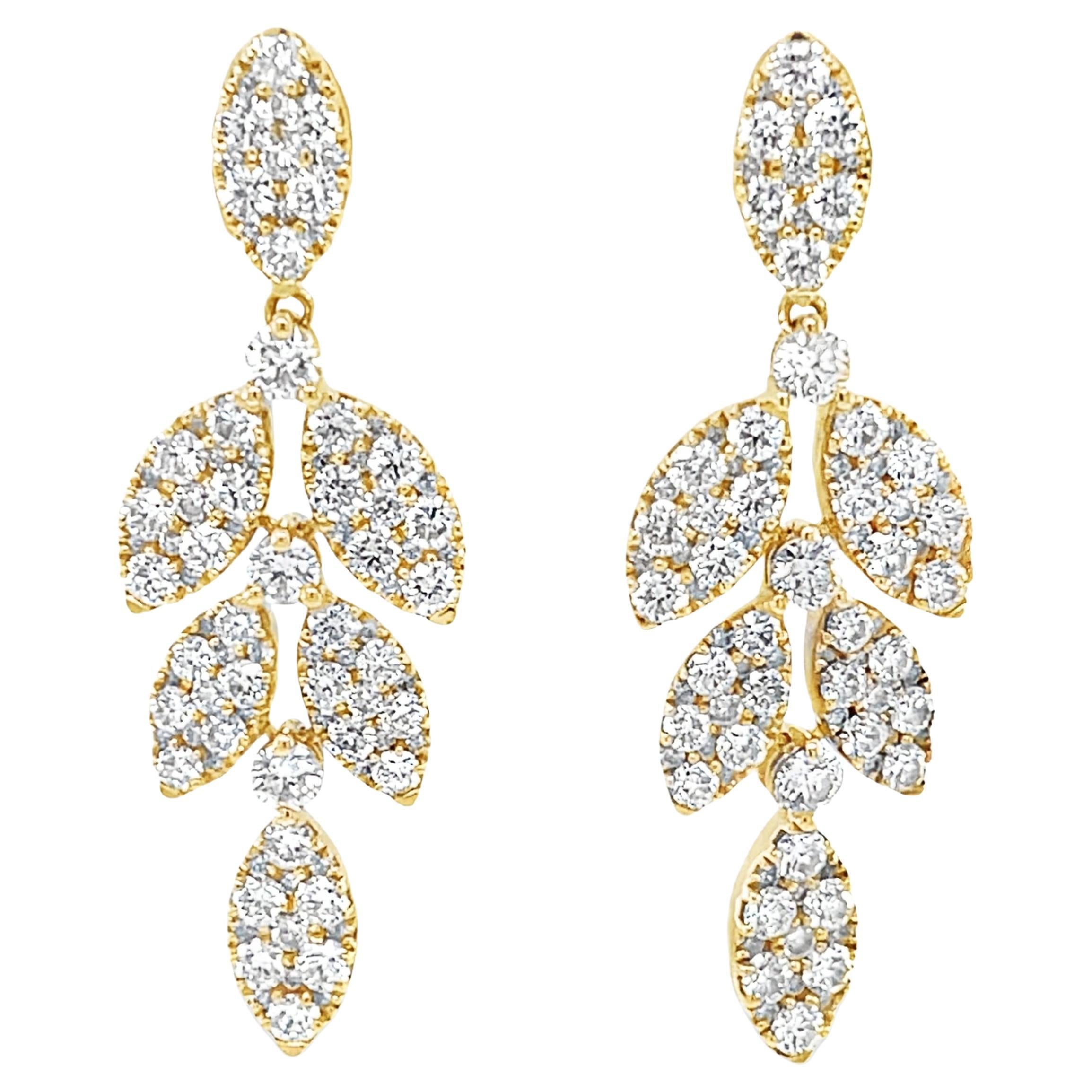 Boucles d'oreilles pendantes en or jaune 18k avec cascade de 2,53 carats de diamants totaux