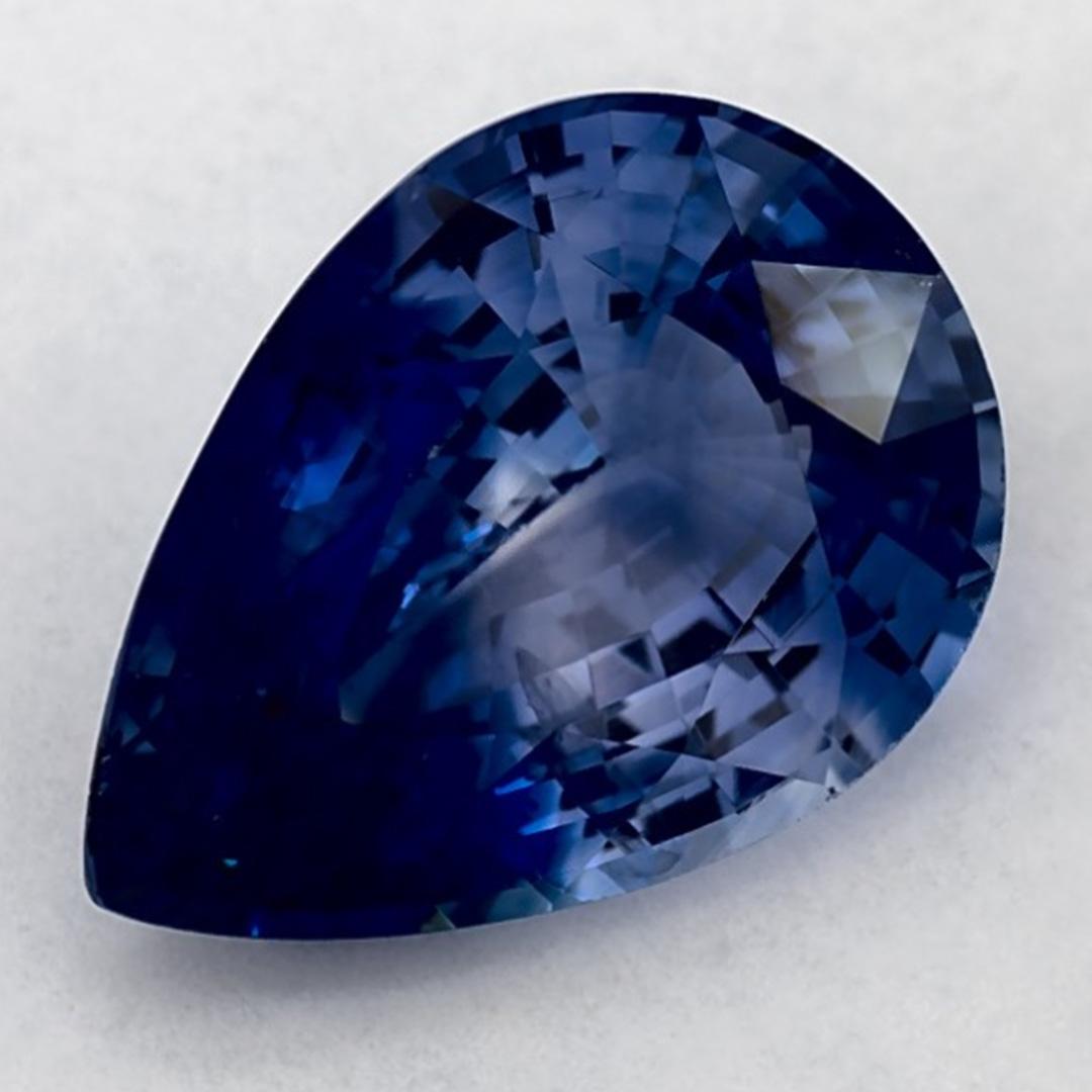 Una piedra de nacimiento de septiembre muy preciosa con un encantador color azul. Se cree que traen buena suerte y fortuna a la vida.

Explora la vibrante colección de esmeraldas, rubíes y zafiros de nuestra tienda, disponibles como gemas sueltas y