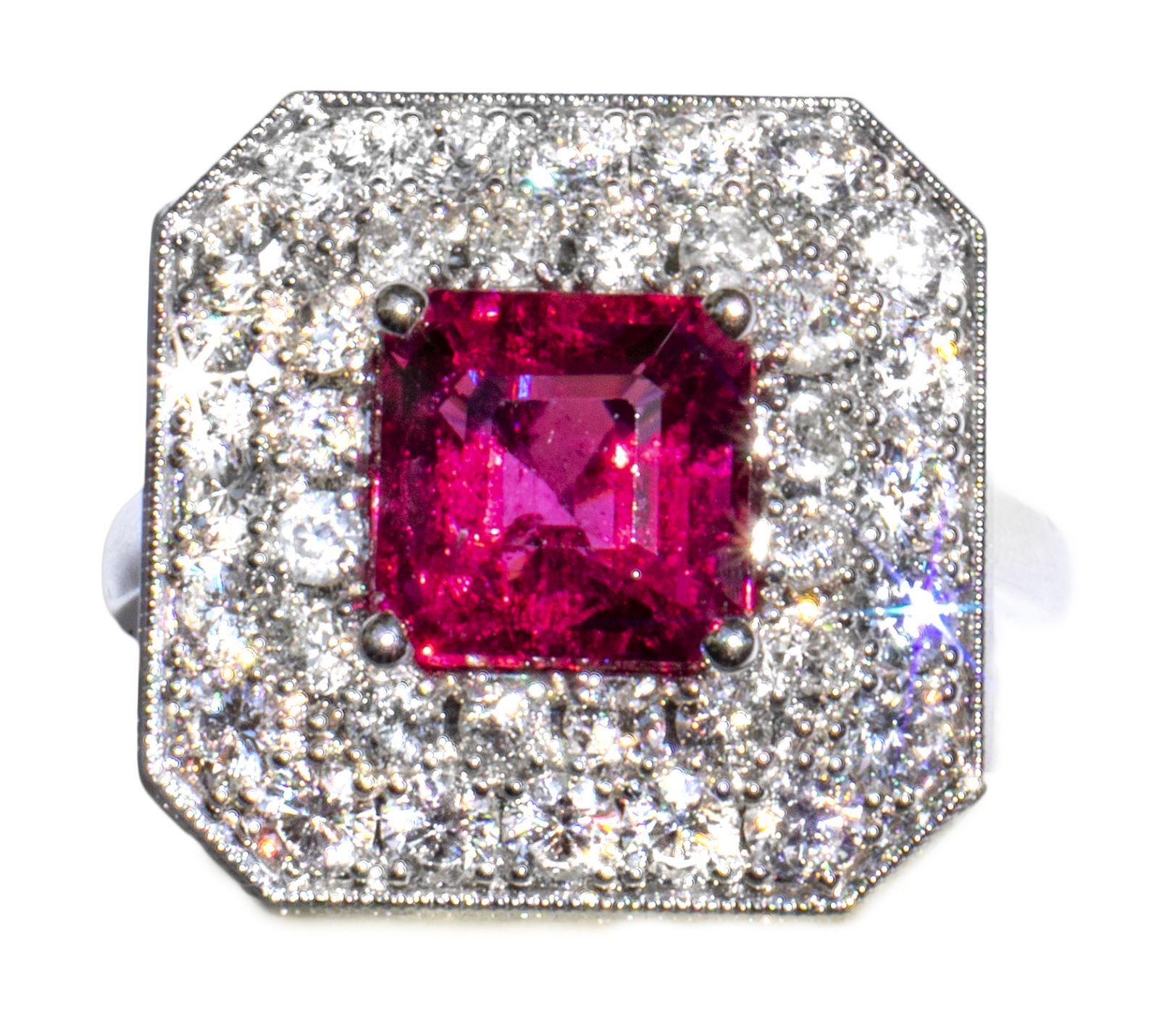 2.53 Carat Rubellite Tourmaline & Diamond 18k Ring In New Condition In Mill Valley, CA