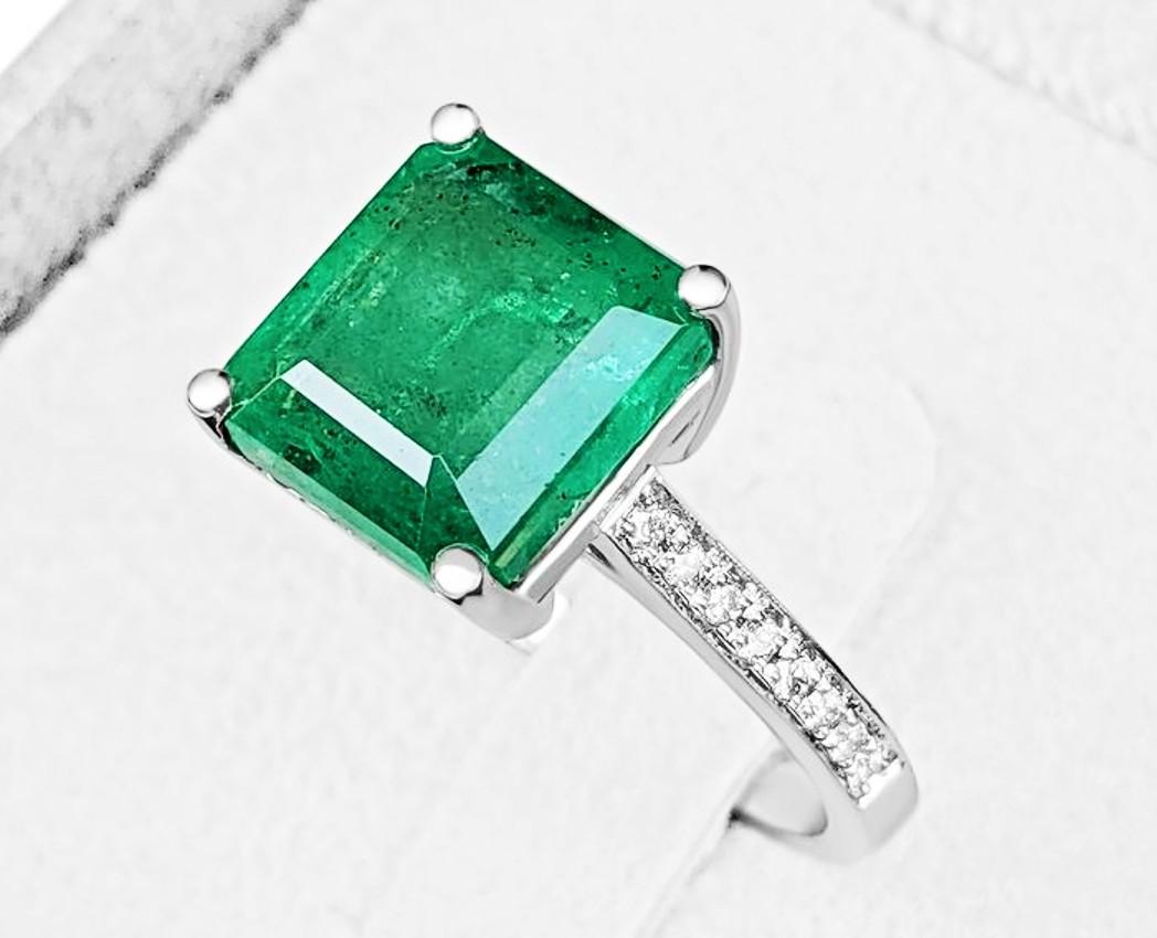 Emerald Cut 2.53 Cts Natural Emerald and 0.20 Ct Diamonds - 18 Kt. White Gold - Ring For Sale