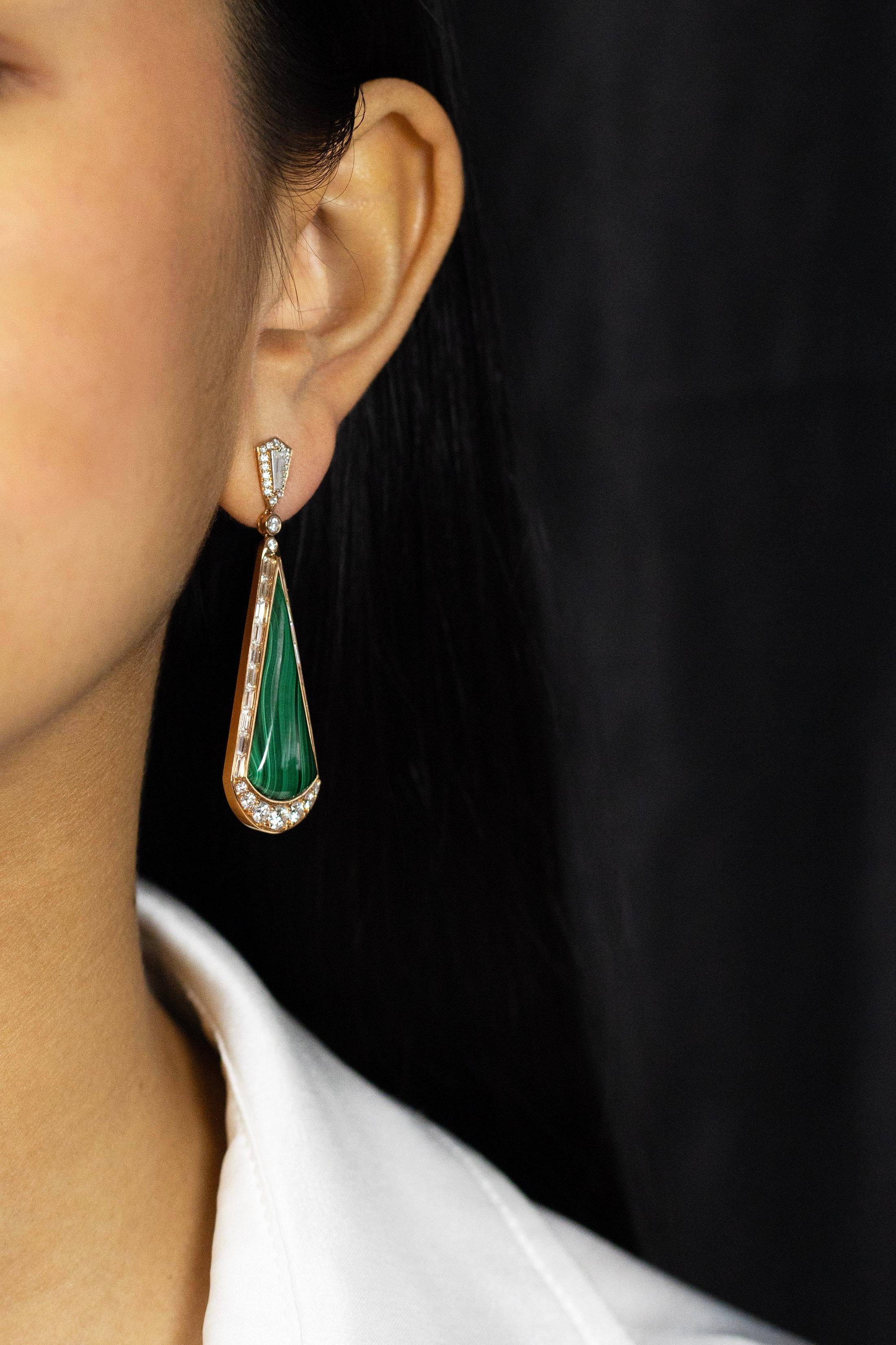 25.30 Carats Total Trapezoid Cut Malachite & Mixed Cut Diamond Dangle Earrings In New Condition For Sale In New York, NY