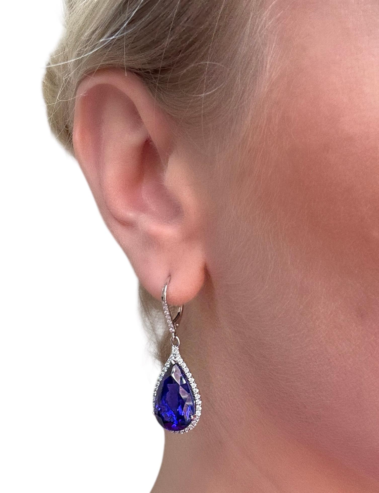 Taglio a goccia Orecchini a goccia con tanzanite e diamanti da 25.35 carati in vendita