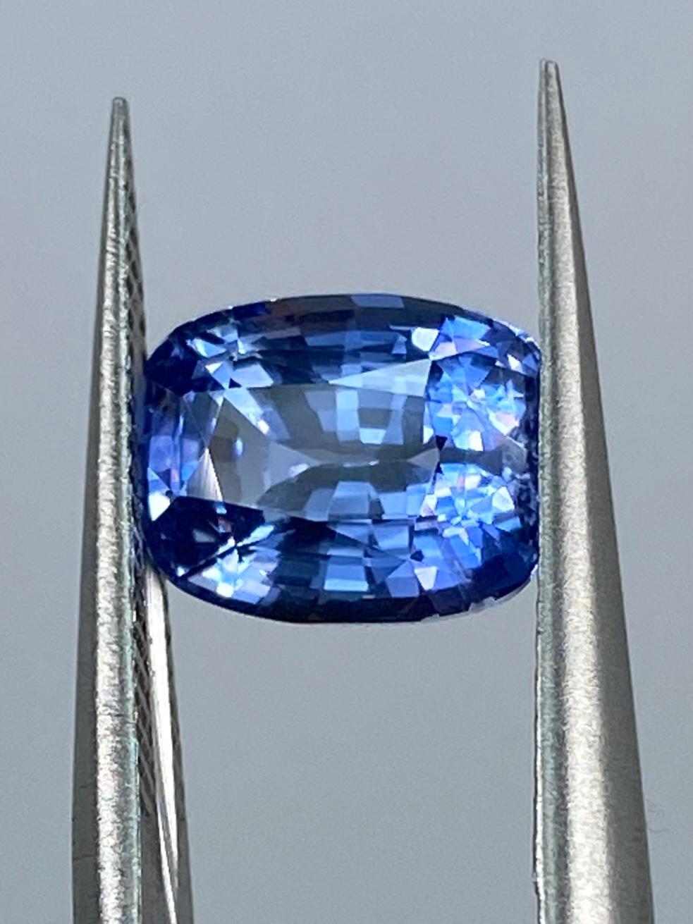 2.53ct Cornflower Blue Sapphire - GIA Certification In New Condition For Sale In Christchurch, NZ