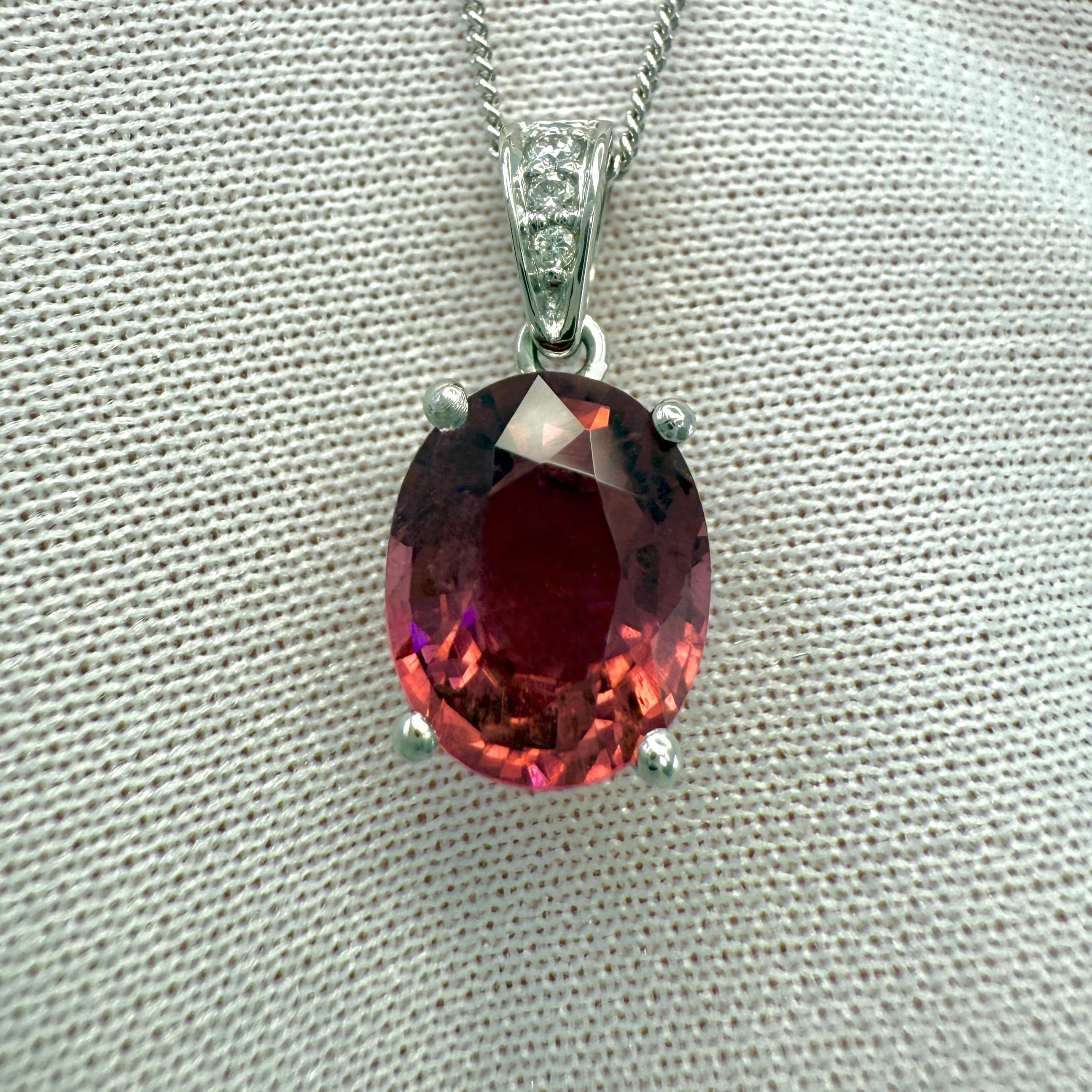 Collana con ciondolo in platino con tormalina e diamanti, 2,53 carati di tormalina viola rosa intenso e diamante In condizioni Nuovo in vendita a Birmingham, GB