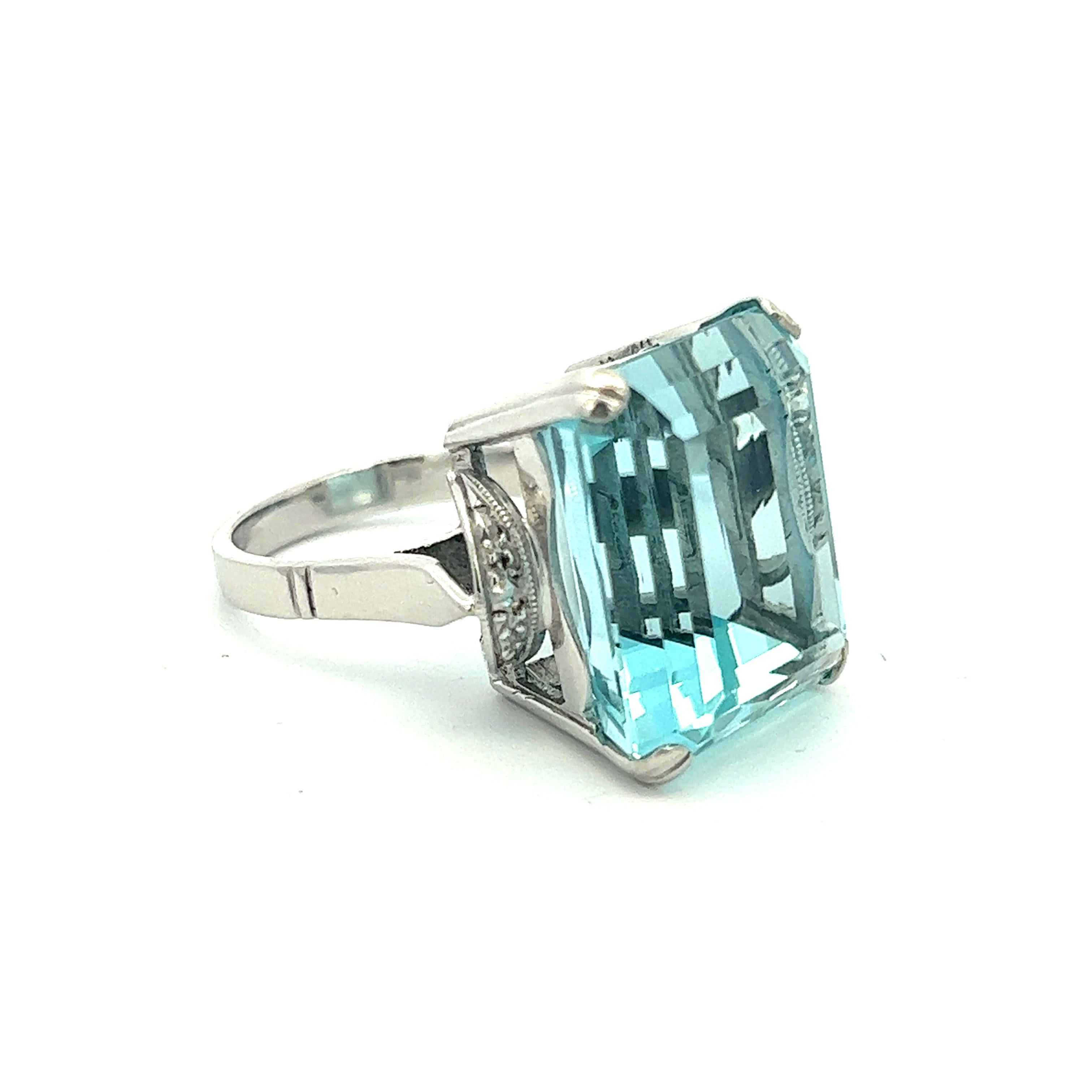 Emerald Cut 25.3ct GIA Certified Aquamarine Cocktail Ring For Sale