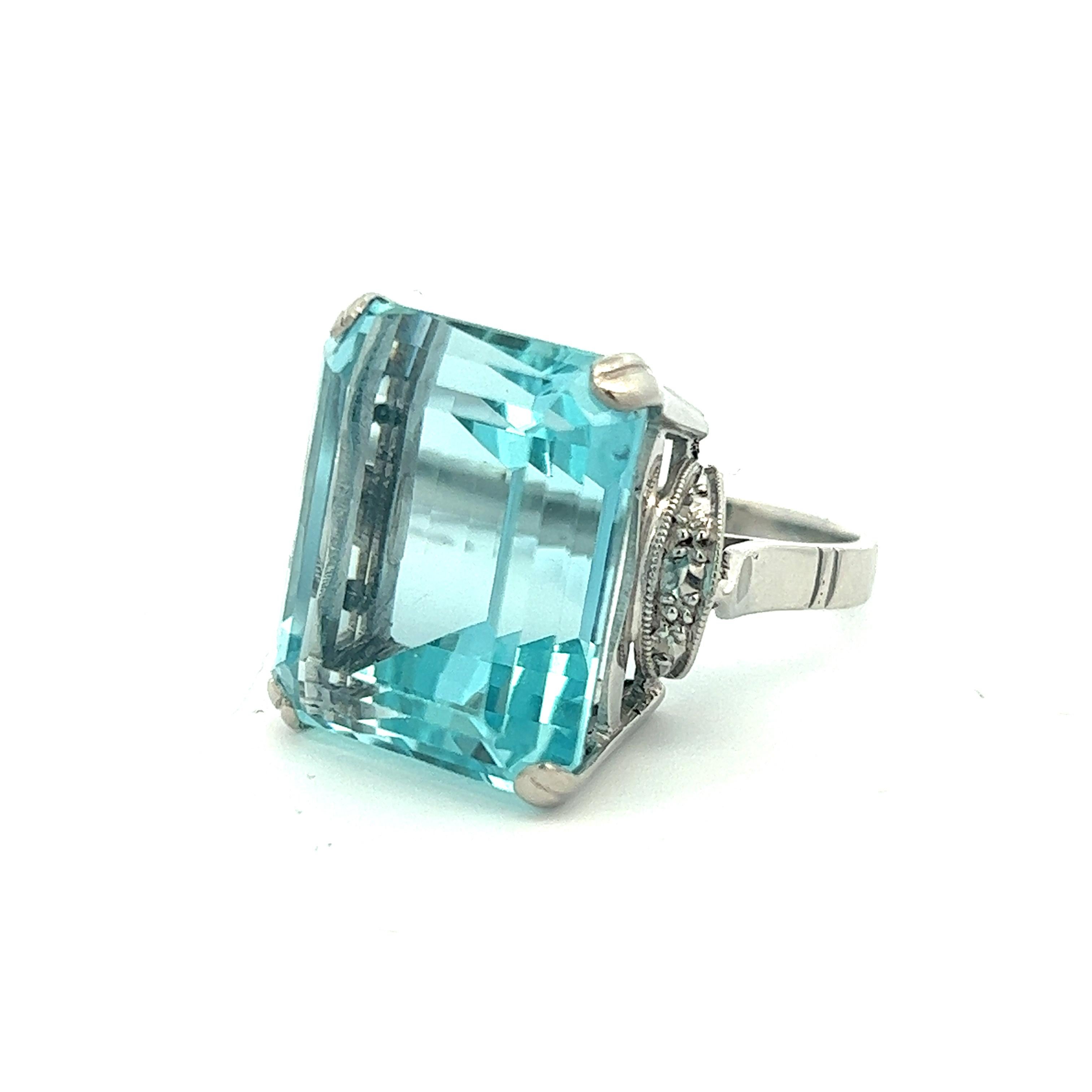 25.3ct GIA Certified Aquamarine Cocktail Ring In Excellent Condition For Sale In FLEMINGTON, AU