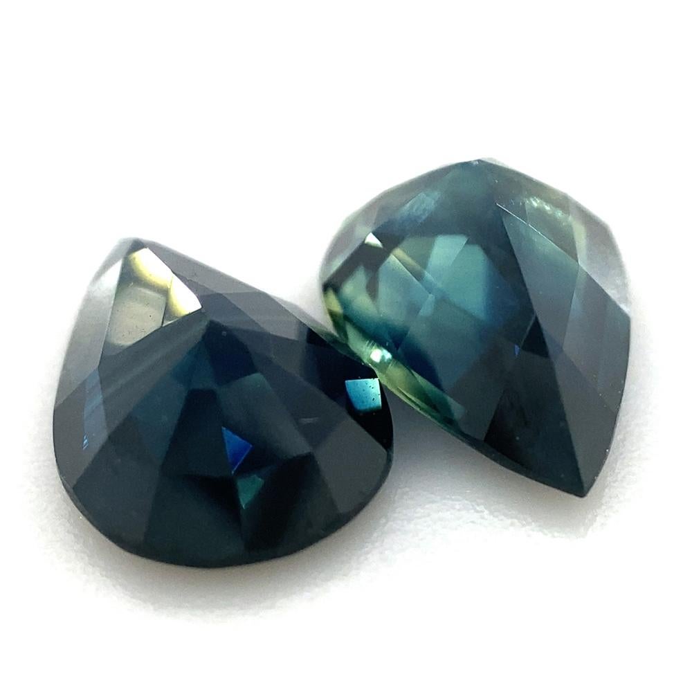 2.53ct Pair Pear Blue Sapphire from Thailand Unheated In New Condition For Sale In Toronto, Ontario