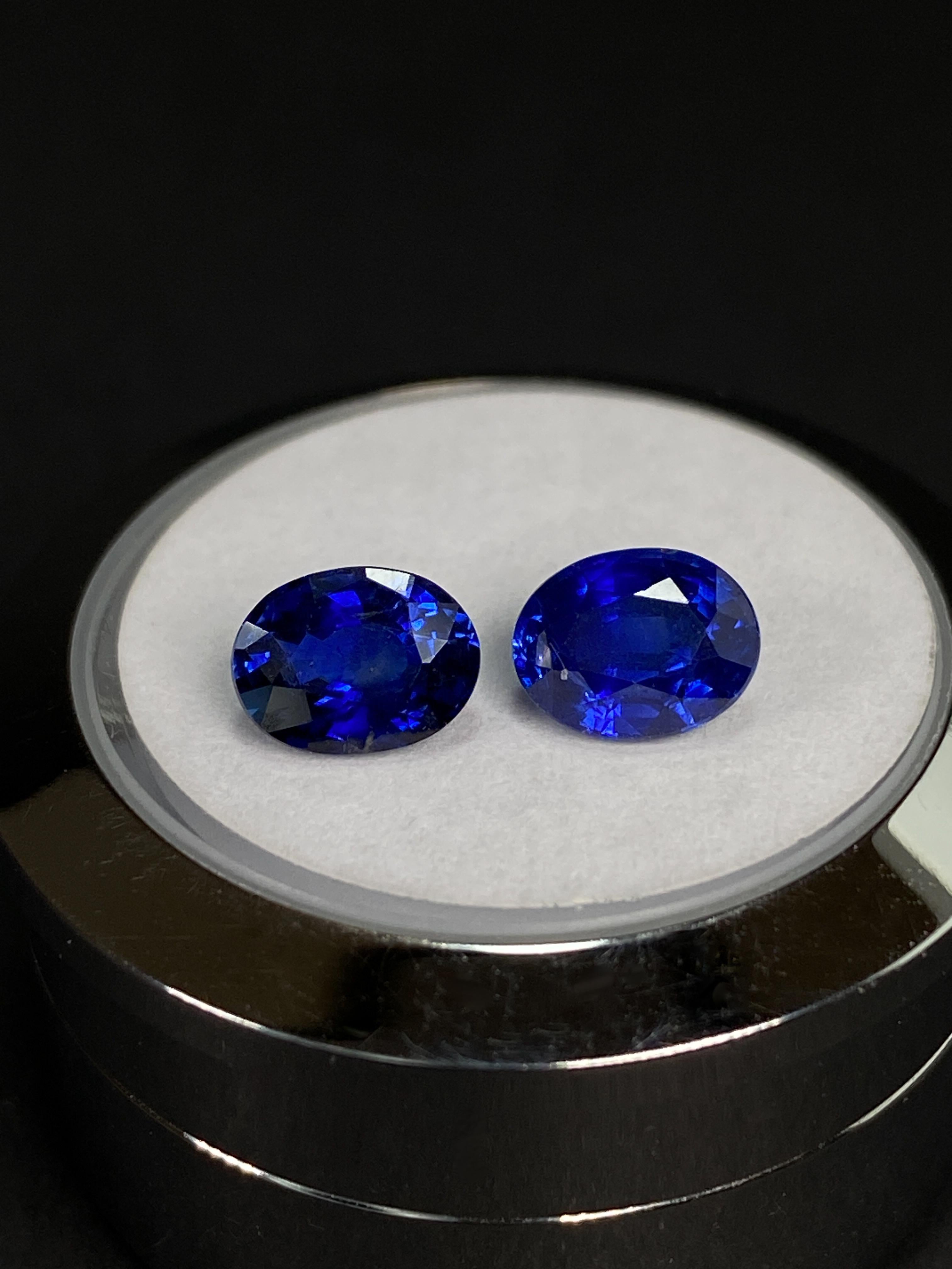 Oval Cut 2.53ct Royal Blue Sapphire Pair For Sale