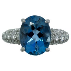 2,53ct Lebendiger Blauer Ovalschliff Santa Maria Aquamarin
Pavé Diamant Platin Ring