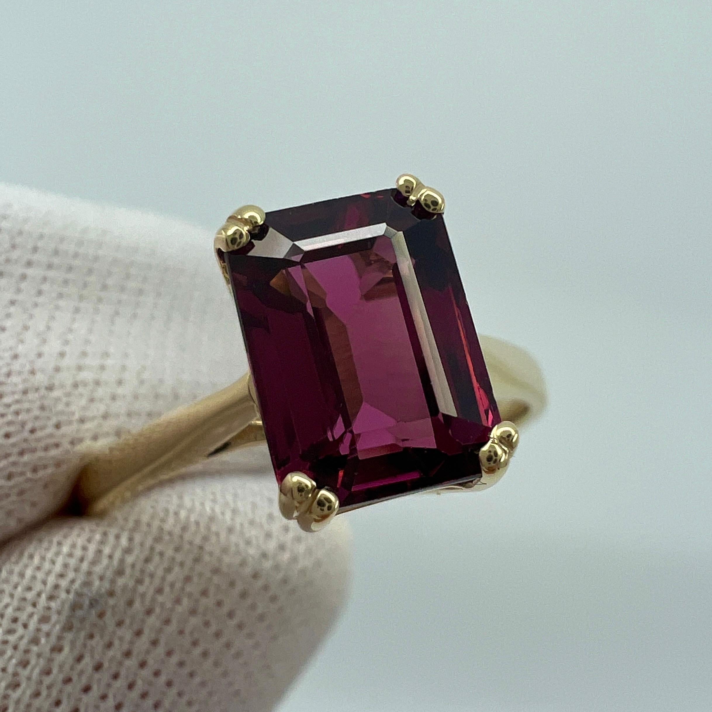 2,53 Karat lebhaft rosa lila Rhodolith Granat Smaragdschliff Gelbgold Solitr Ring im Zustand „Neu“ in Birmingham, GB