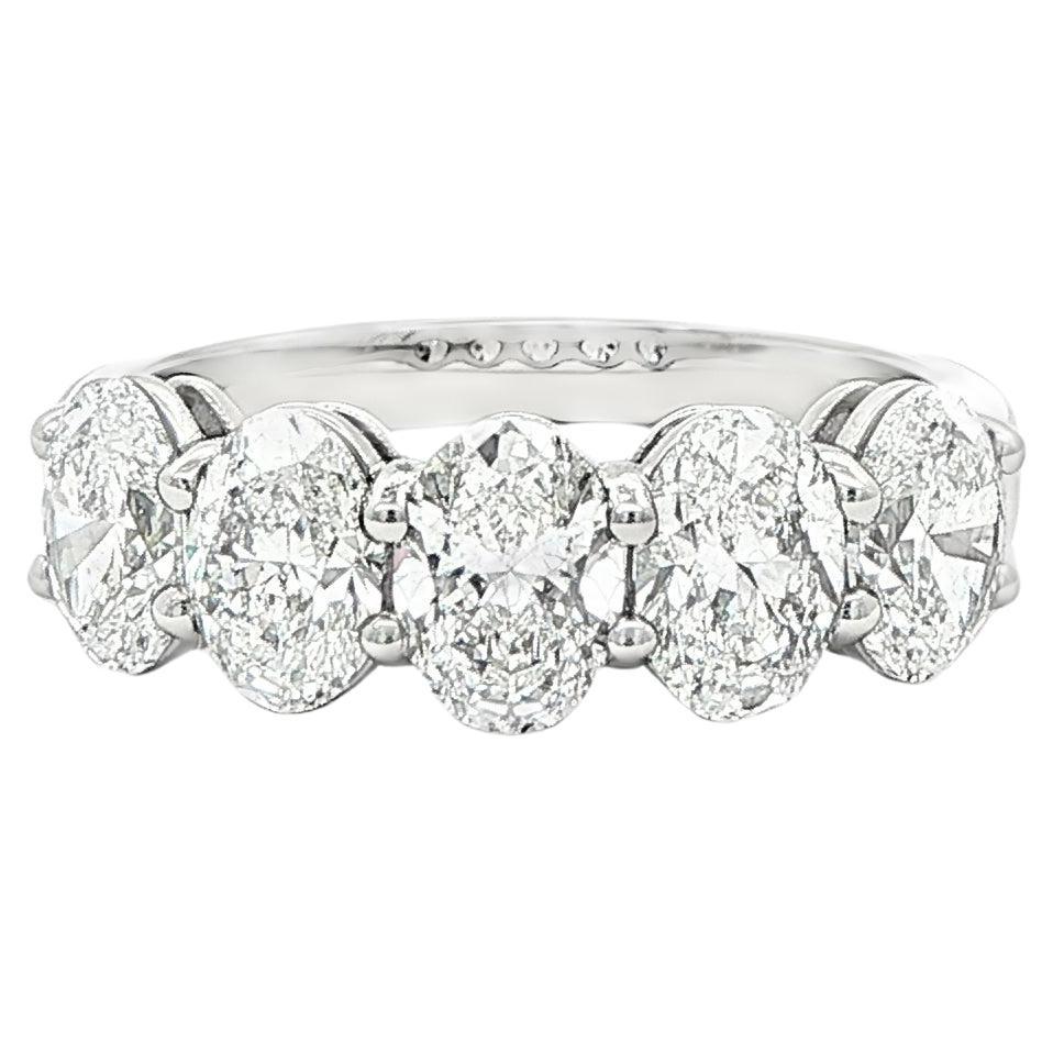 2.53CTW.  Bandeau en platine avec diamant ovale certifié GIA