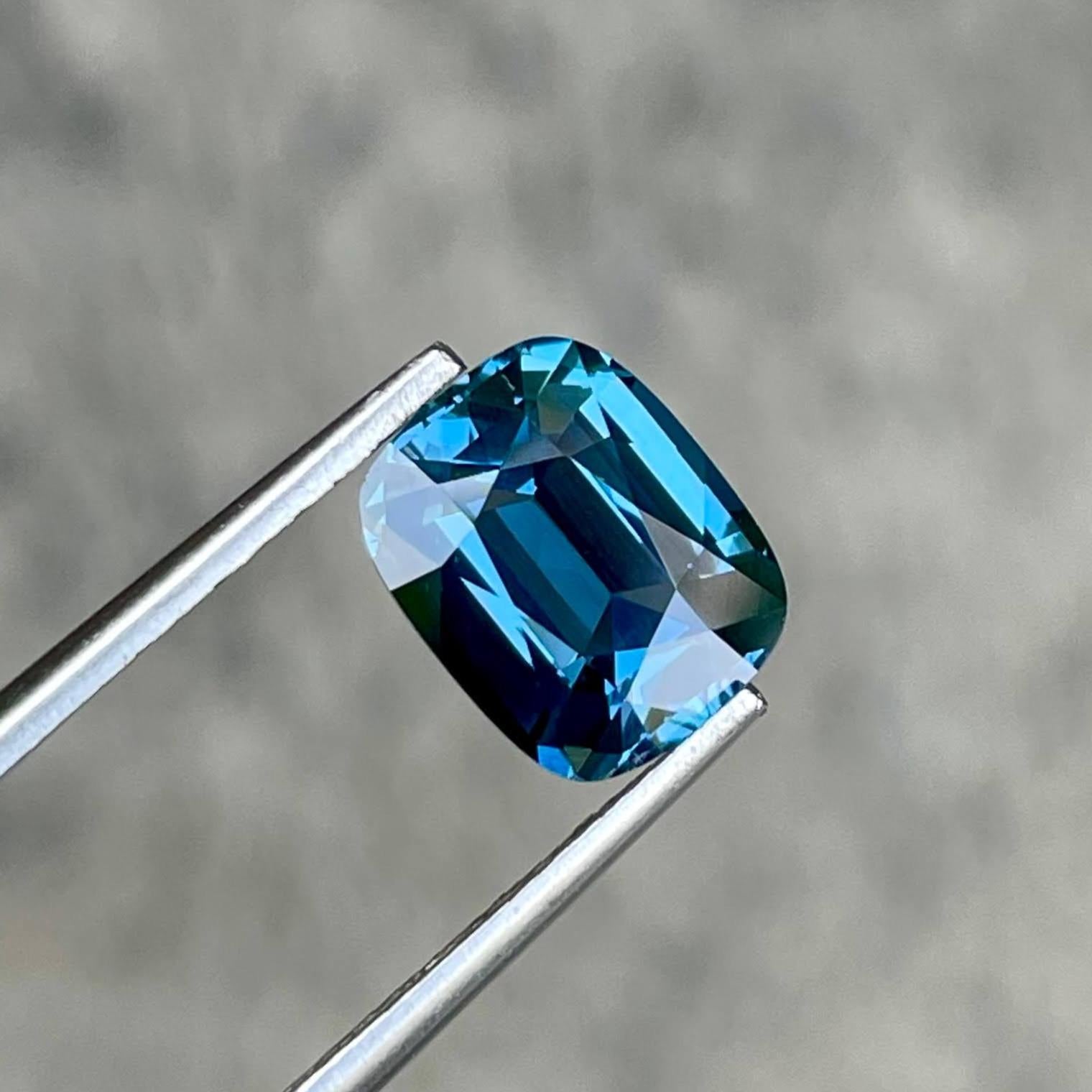 2,54 Carati di Spinello Blu Sciolto Pietra Taglio Cuscino Gemma Naturale della Tanzania In condizioni Nuovo in vendita a Bangkok, TH