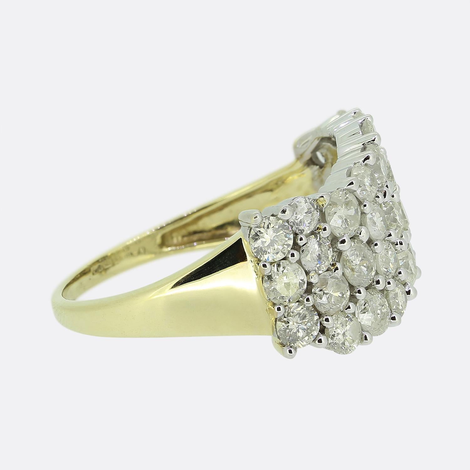 2,54 Karat Diamant-Cluster-Ring (Brillantschliff) im Angebot