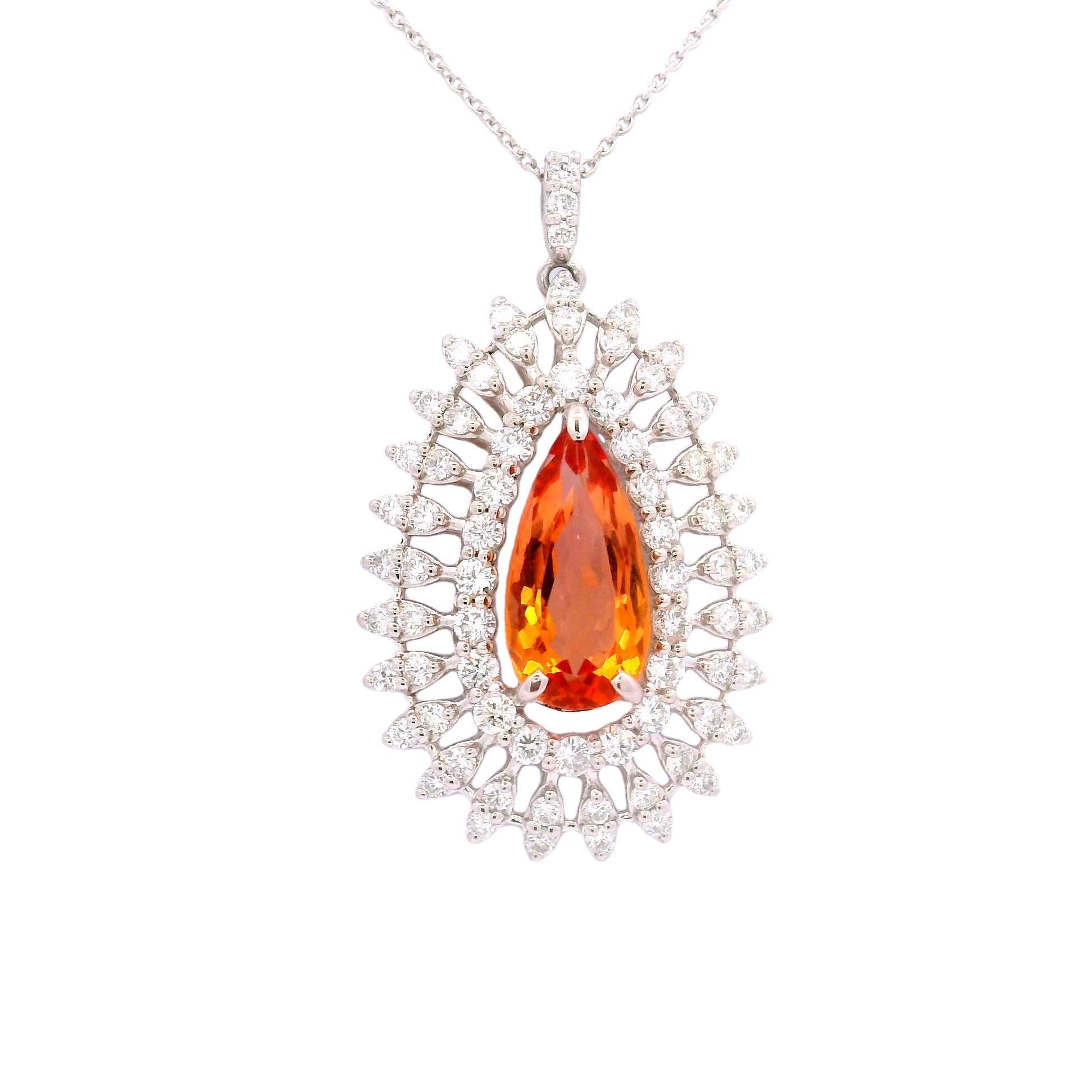 Contemporaneo Collana con ciondolo a raggiera in platino con diamante e topazio imperiale da 2,54 carati in vendita