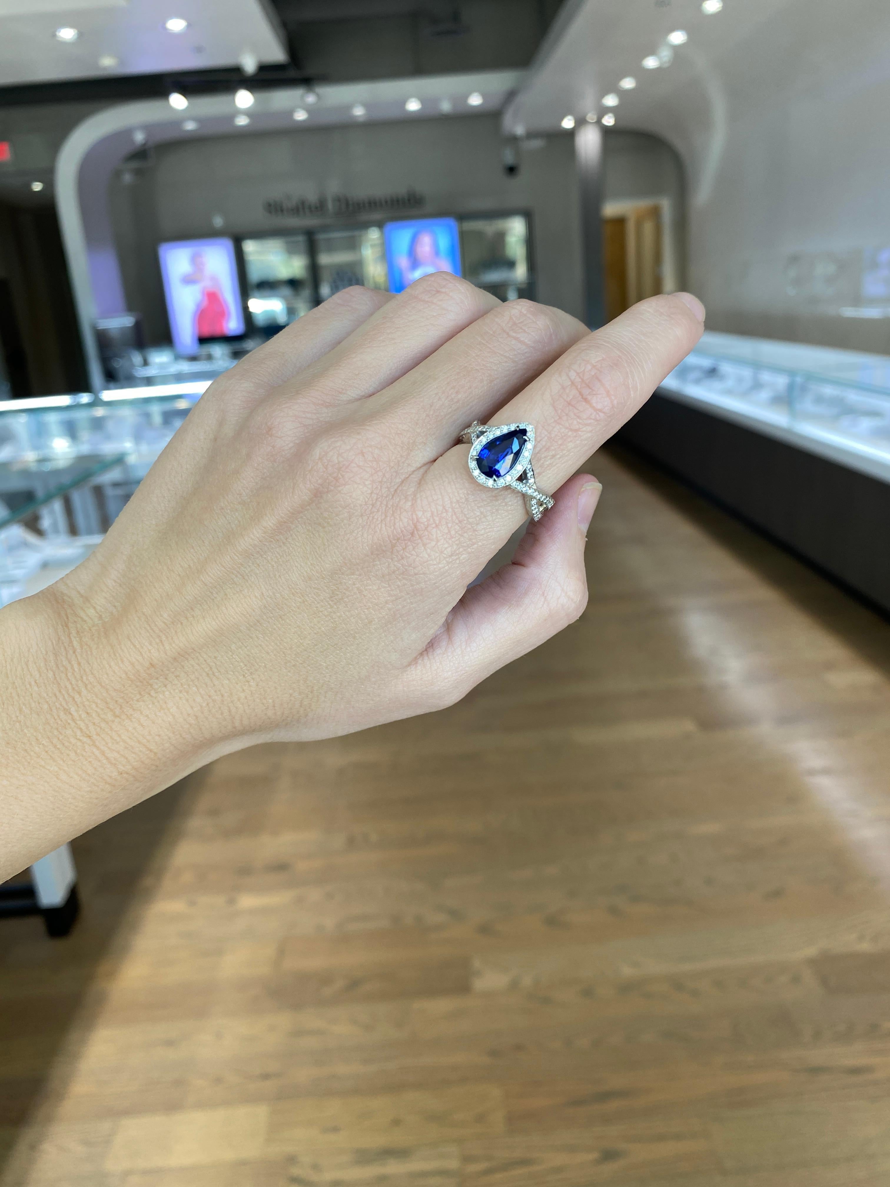 2.54 Carat Pear Shaped Natural Blue Sapphire & Diamond Ring For Sale 1
