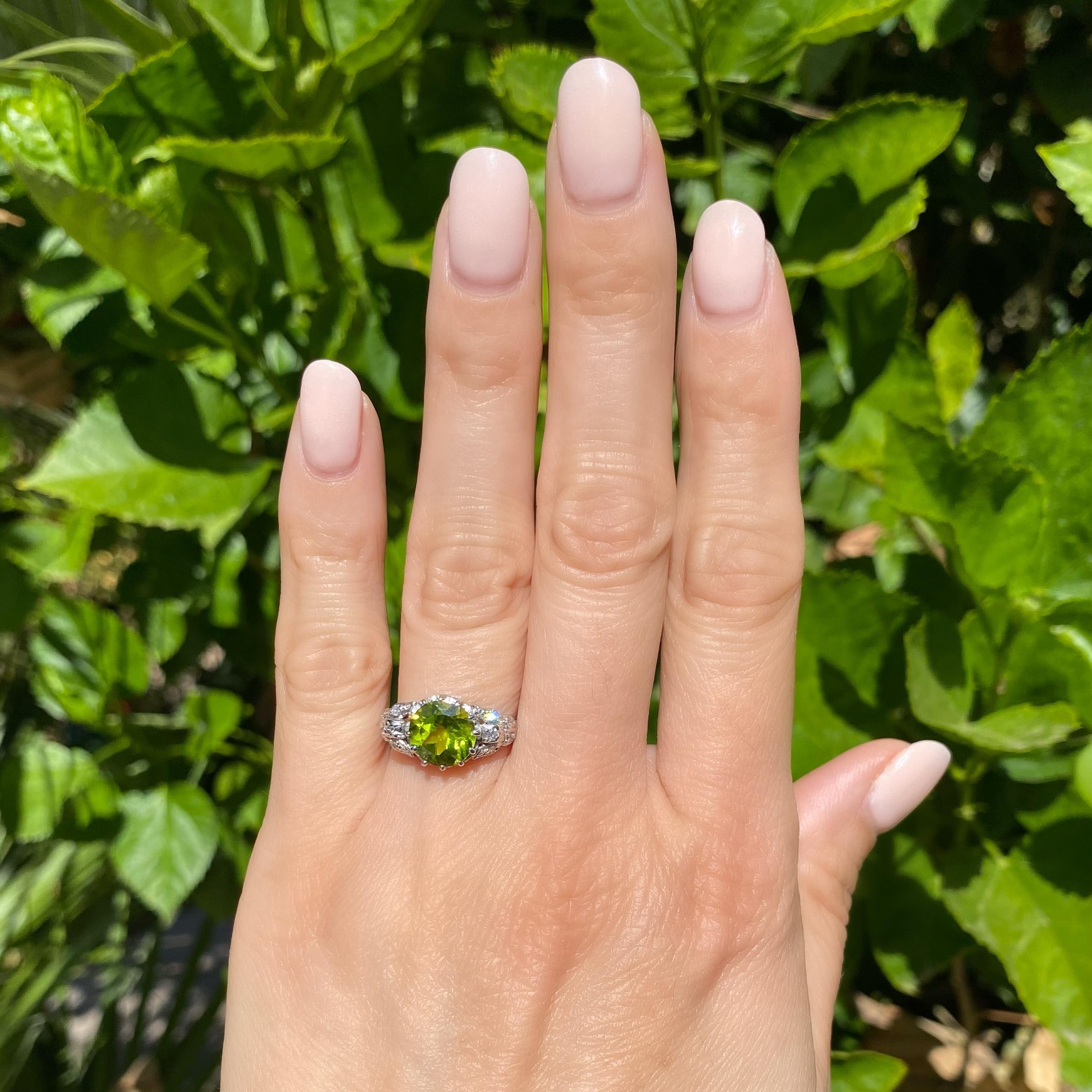 solitaire peridot ring