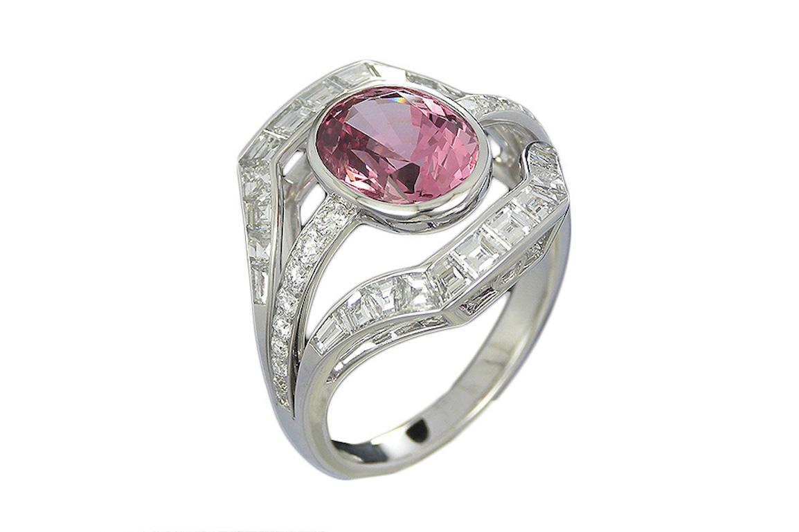 2.54 Carat Pink Spinel and Diamond Art Deco Style Cocktail Ring In New Condition For Sale In La Neuveville, Berne