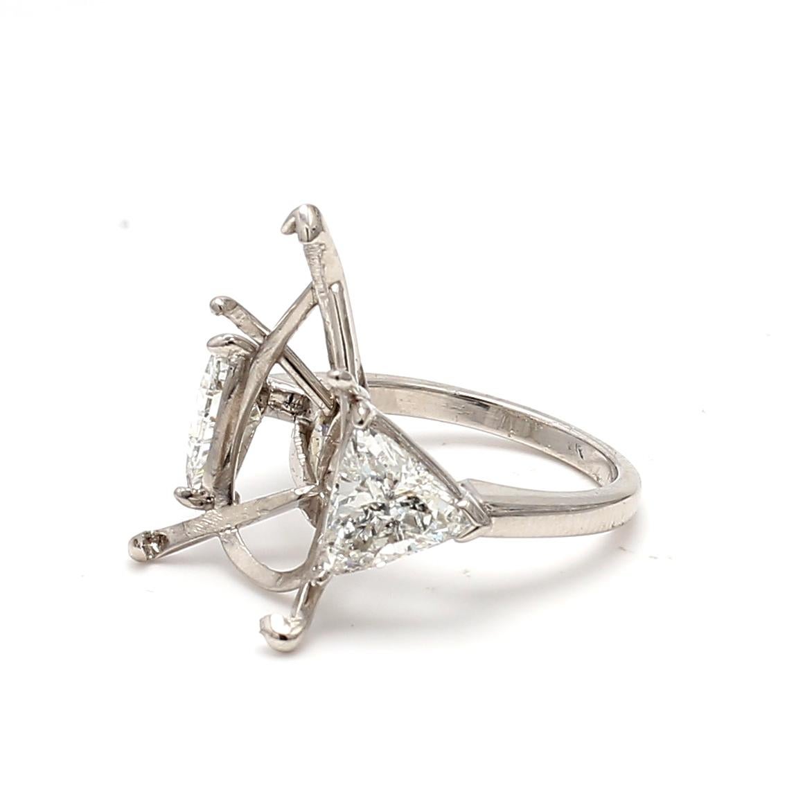 2,54 Karat Dreieckiger Formenring I SI1 Diamant Weiß Platin Halbfassung Ring im Angebot 3