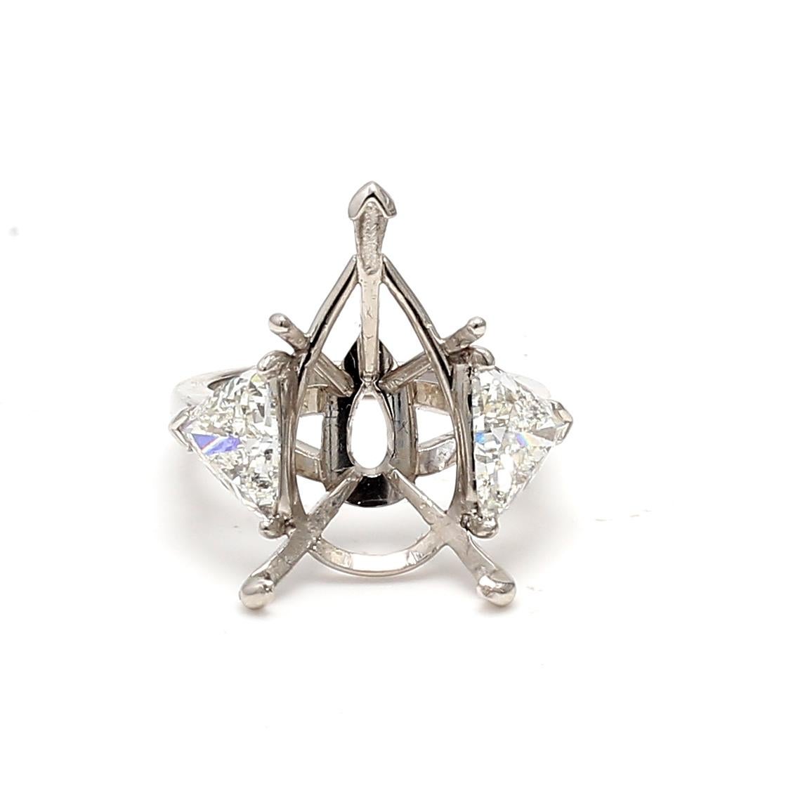 2,54 Karat Dreieckiger Formenring I SI1 Diamant Weiß Platin Halbfassung Ring im Angebot 4