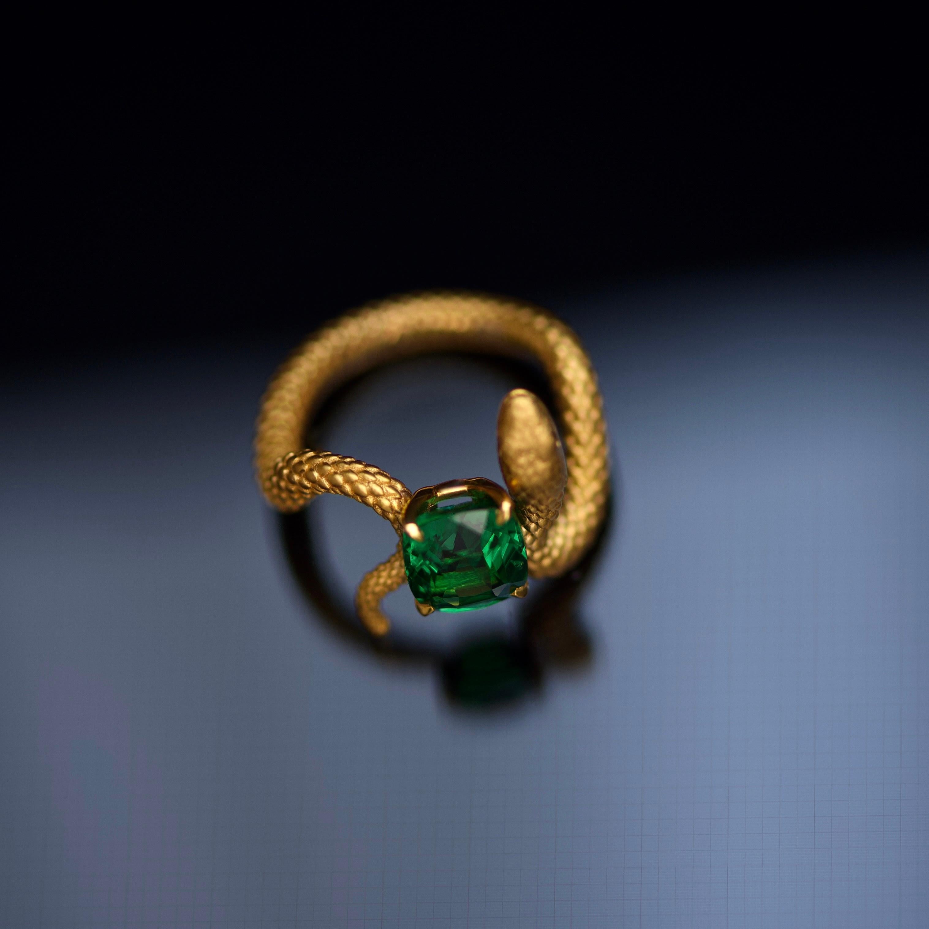 Egyptian Revival 2.54 Carat Vivid Green Tsavorite 18 Karat Yellow Gold Serpent Ring by D&A For Sale