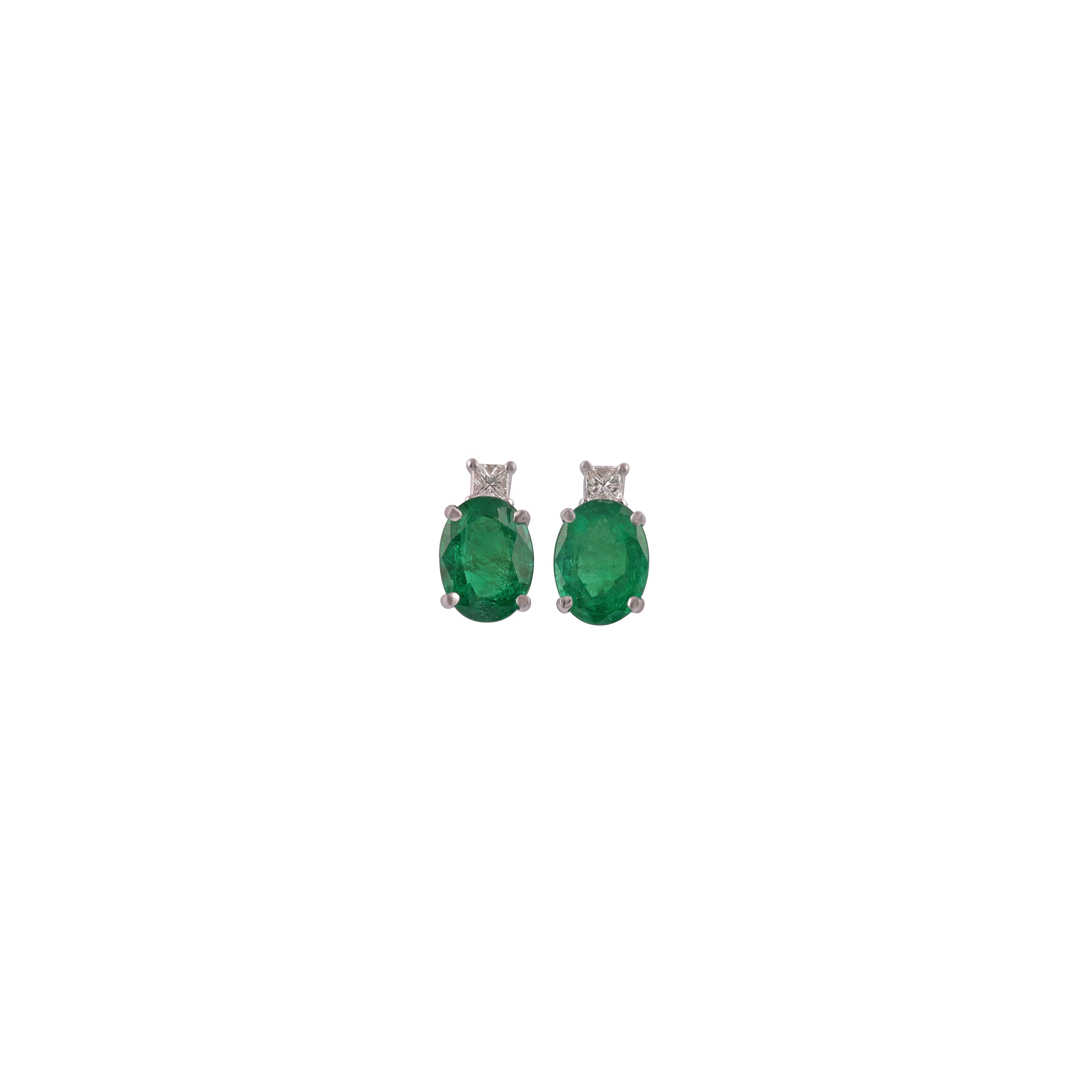 Magnificent Zambian Emerald and Diamond Earring 
oval  cut Zambian Emerald approx. 2.54 CTS
2 Round brilliant cut diamonds 0.19 CTS
18 k White Gold  mounting 2.59 GMS

Custom Services
Request Customization