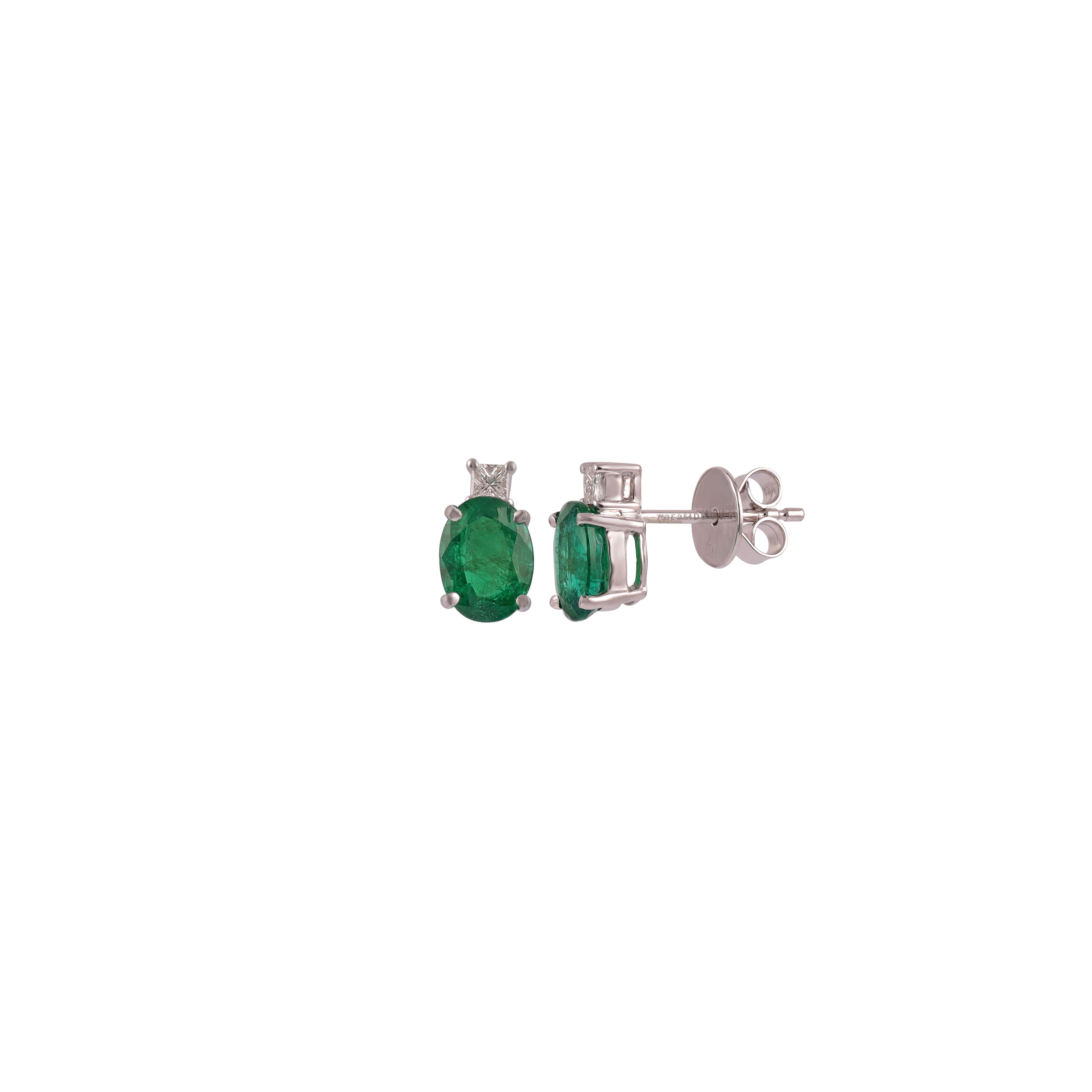 Modern 2.54 Carat Zambian Emerald and Diamond Earring in 18k White Gold  For Sale