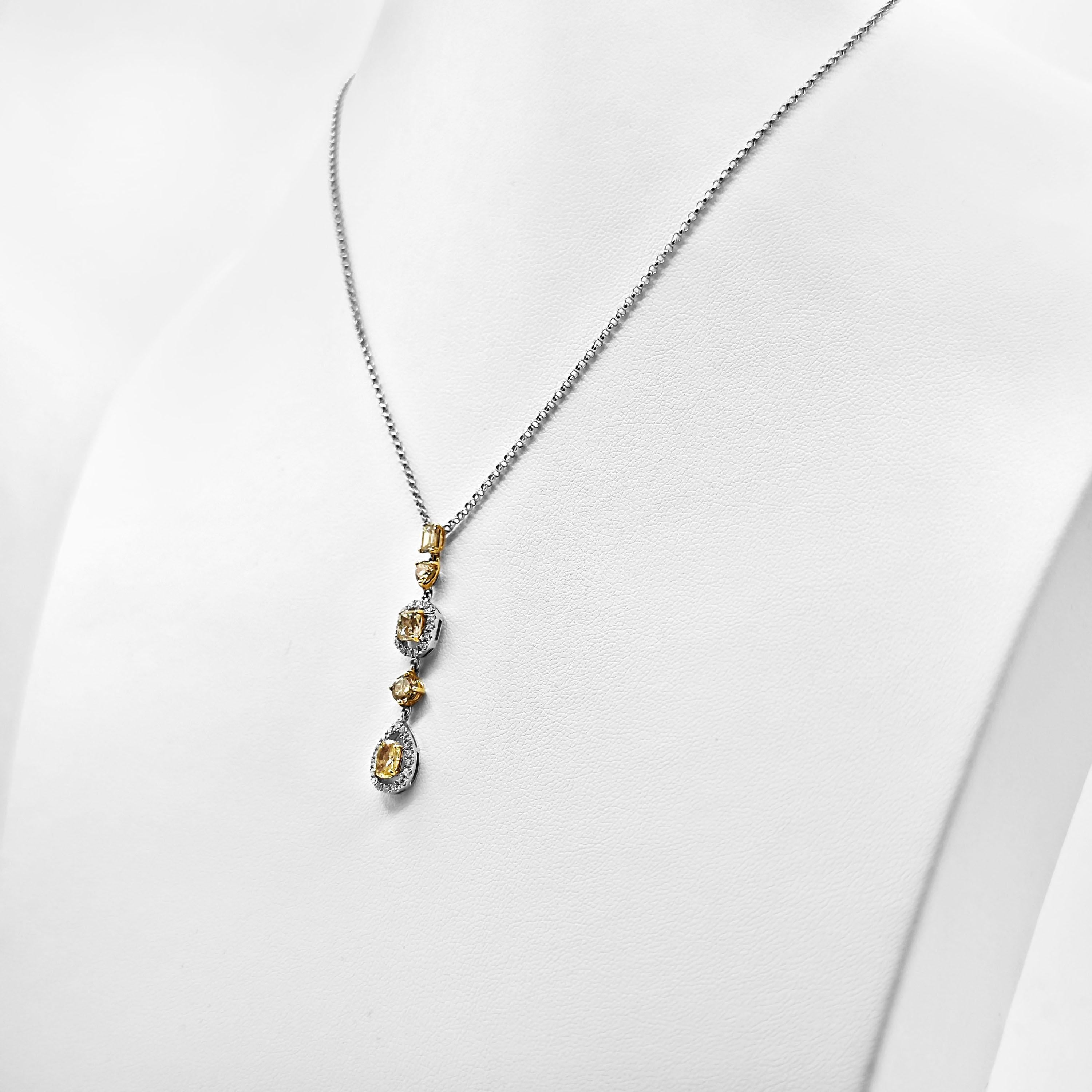 5 diamanti gialli: 2,54 carati
Metallo: Oro bianco 18 carati, 6,70 grammi
