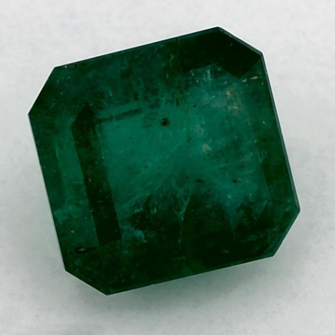 Con un vibrante tono verde, la piedra de nacimiento de mayo es un símbolo del renovado crecimiento primaveral. 

Explora la vibrante colección de esmeraldas, rubíes y zafiros de nuestra tienda, disponibles como gemas sueltas y combinadas con nuestra